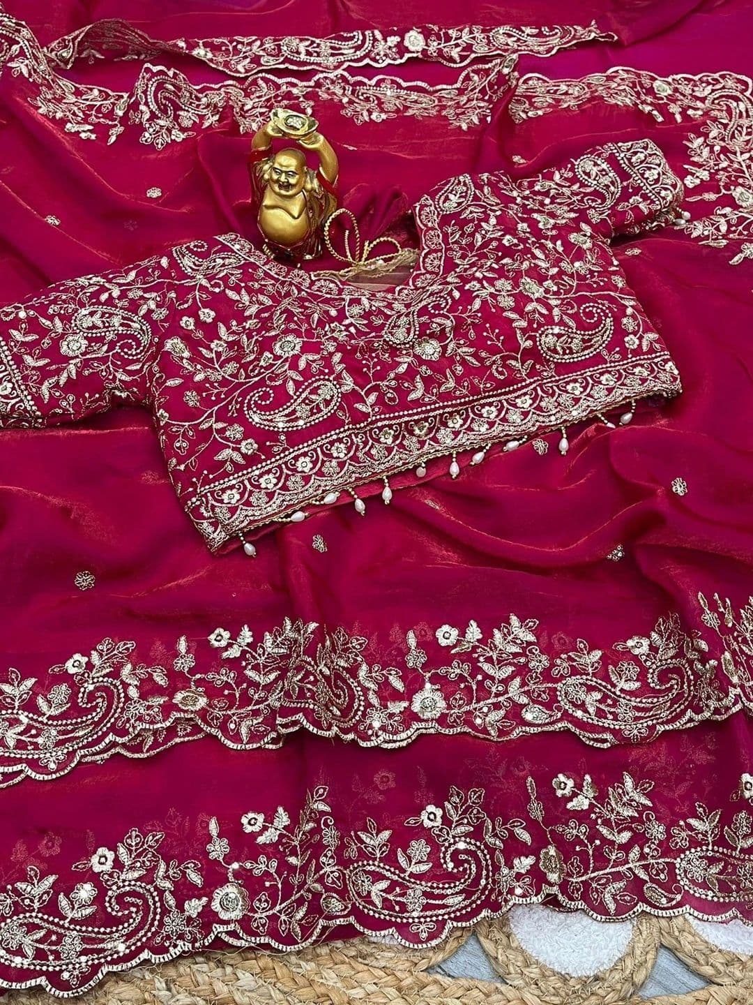 M DINESH & CO Embellished Embroidered Silk Blend Bandhani Saree thumbnail 2