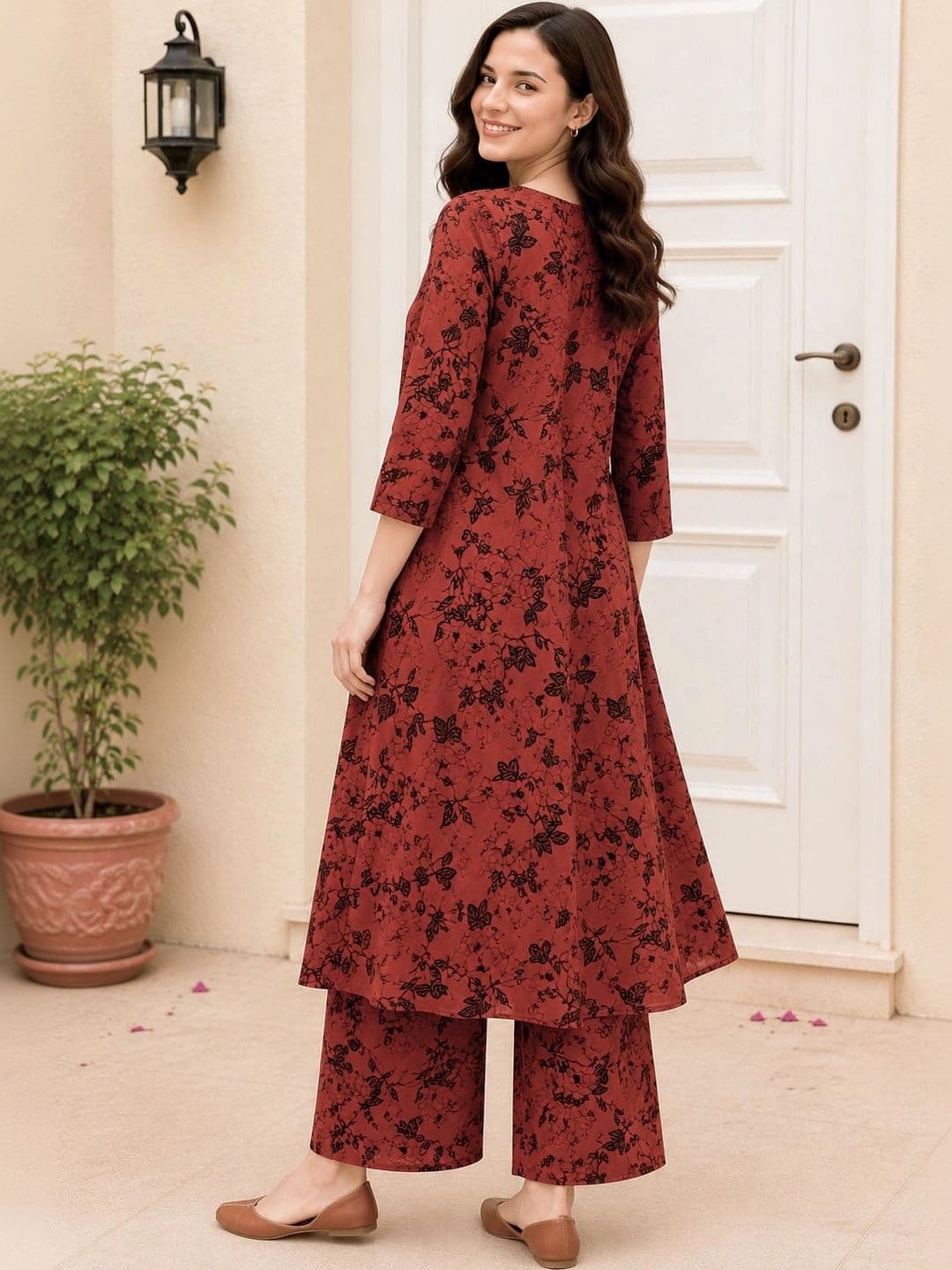 HIVA TRENDZ Women Floral Printed Regular Kurta with Palazzos thumbnail 4