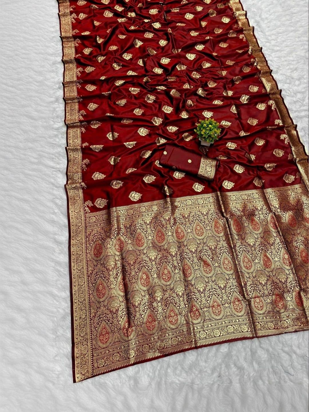 KRISHNA KURTIES Woven Design Zari Art Silk Banarasi Saree thumbnail 4