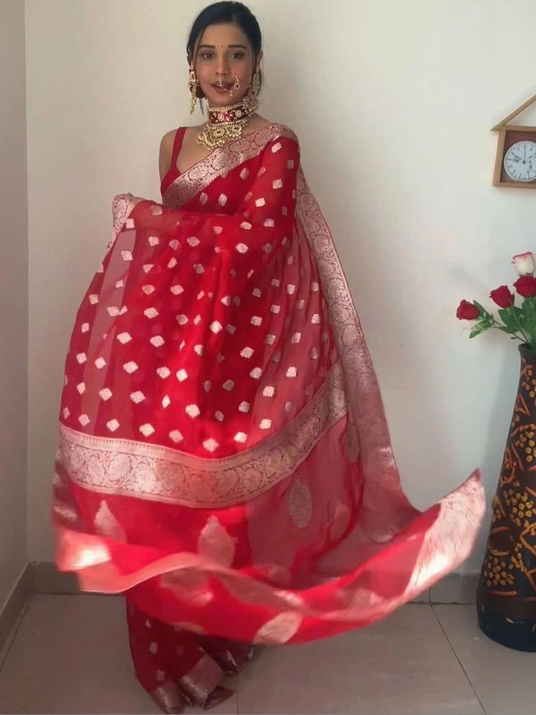 Arozi Woven Design Zari Art Silk Banarasi Saree thumbnail 6