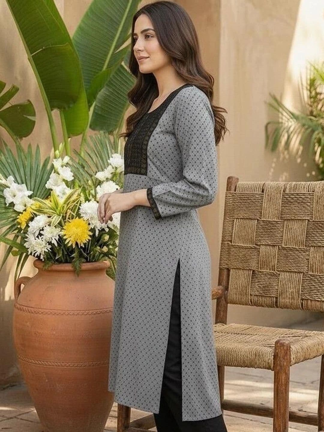 Sypher Boutique Women Polka Dot Printed Thread Work Dobby Handloom Kurta thumbnail 3