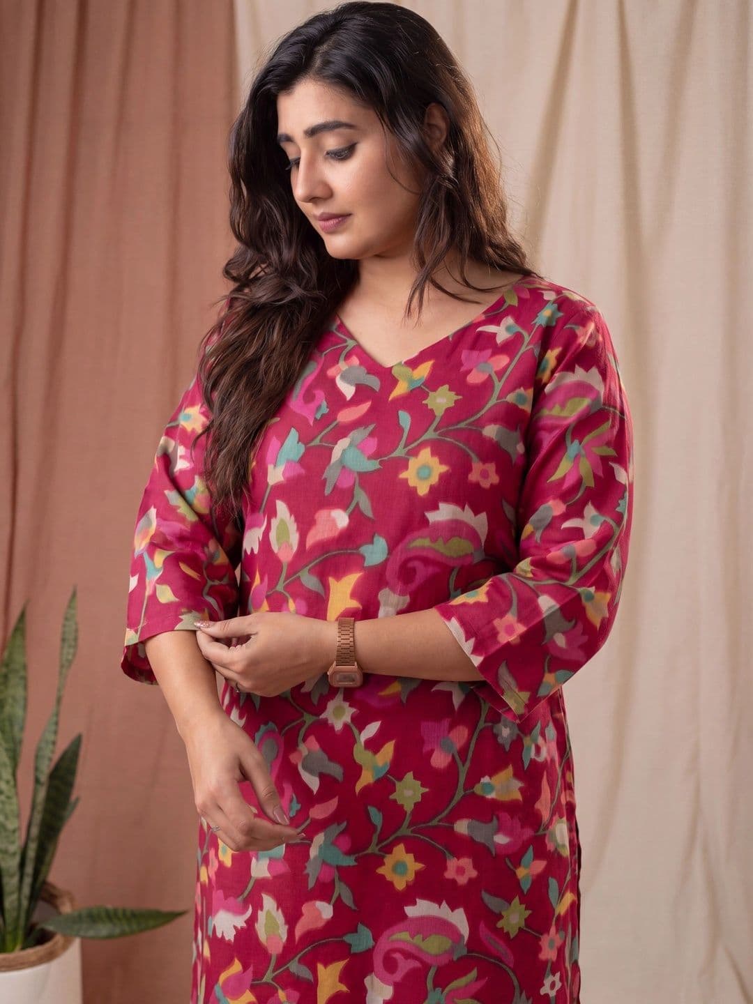 Amthi Women Floral Printed Floral Kurta thumbnail 5