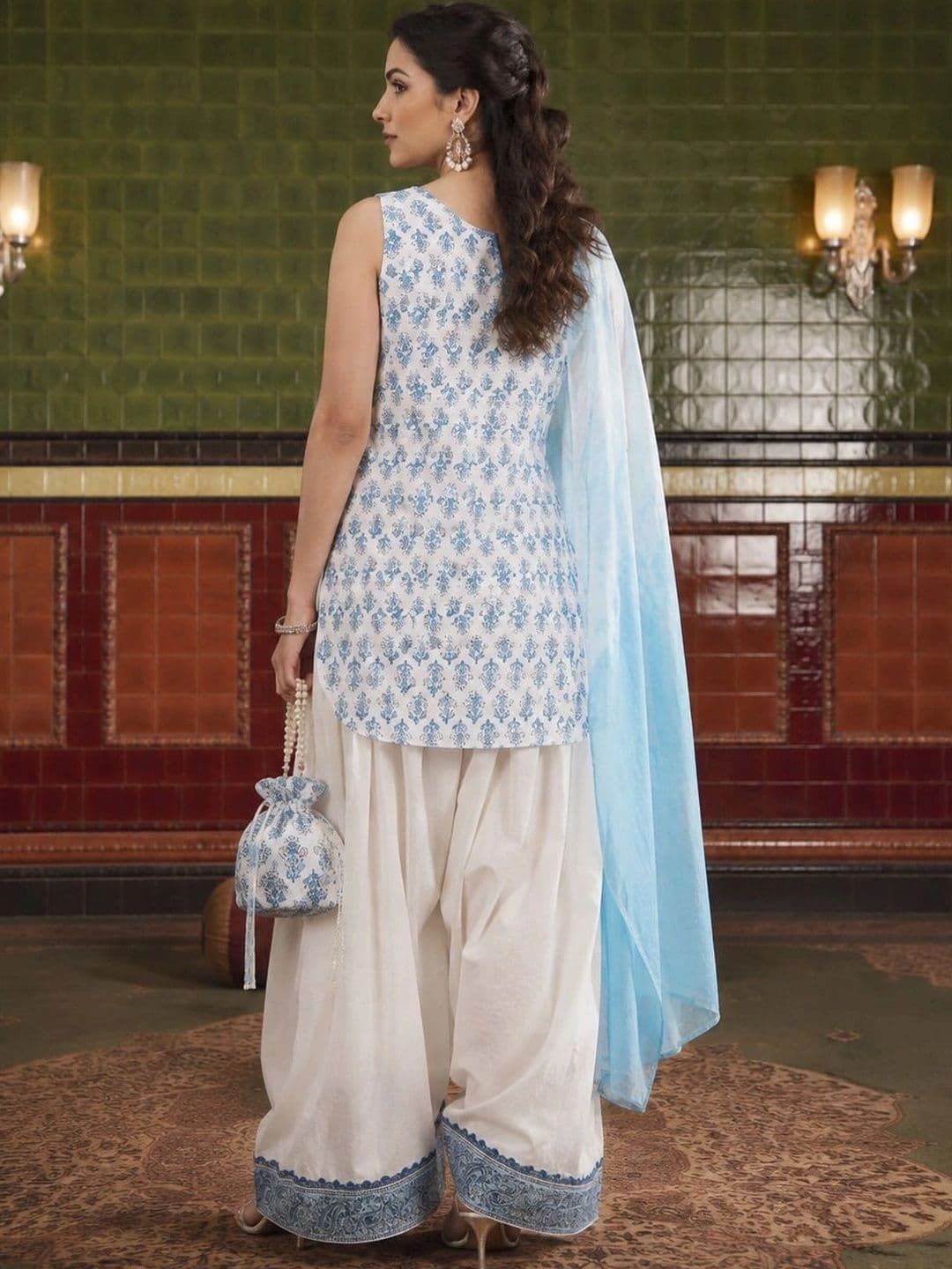 House of Pataudi Women Floral Printed Regular Pure Cotton Kurta with Farshi Salwar & With Dupatta thumbnail 2