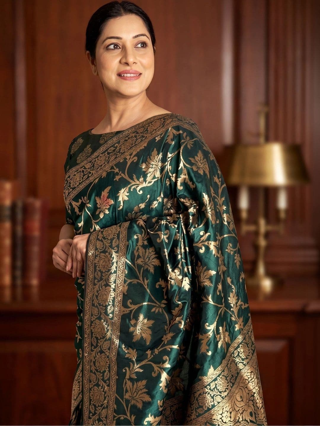 Dinesh Ethnic Traditional Wear Woven Design Zari Art Silk Banarasi Saree thumbnail 3
