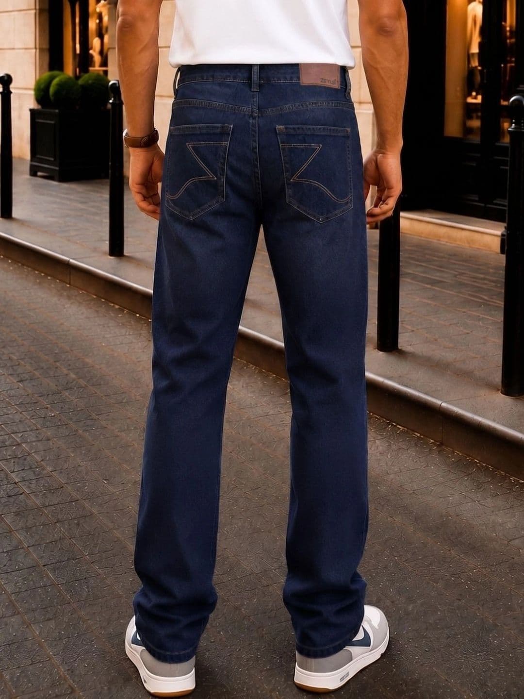 zayla Men Jean Regular Fit Mid-Rise Light Fade Stretchable Jeans thumbnail 5