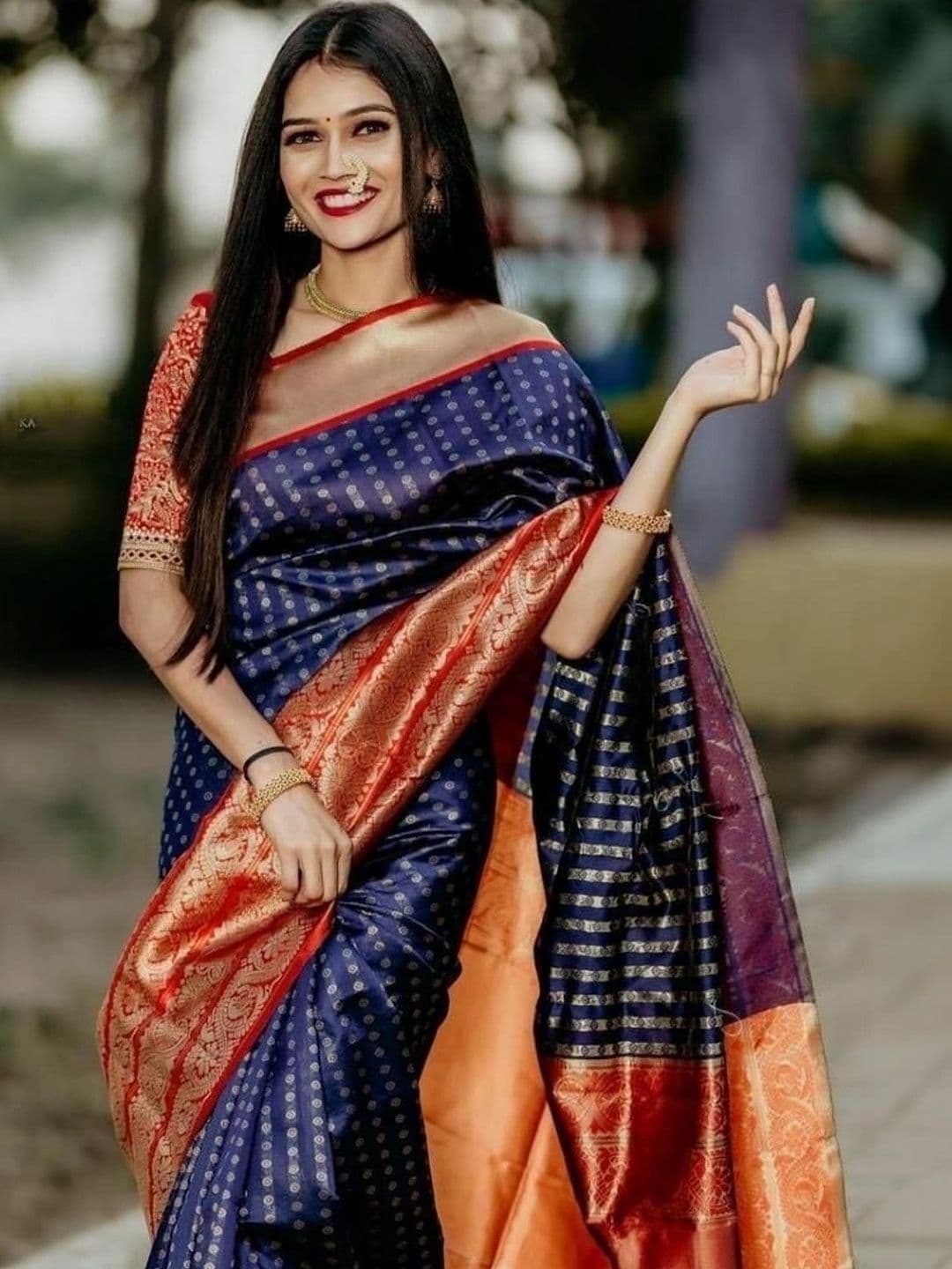 AmiFashion Woven Design Zari Art Silk Banarasi Saree thumbnail 4