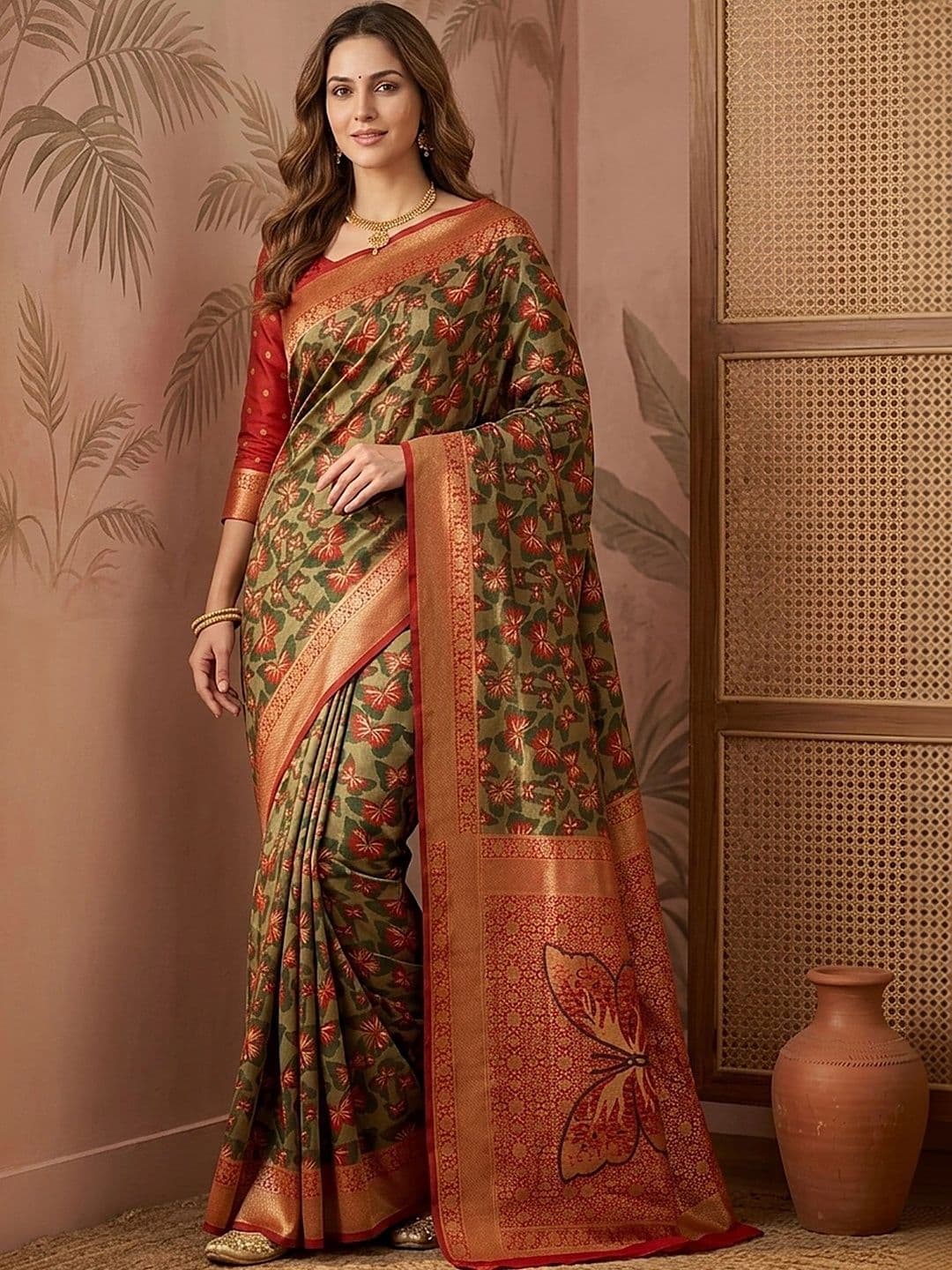 Sangria Floral Zari Silk Blend Saree thumbnail 3