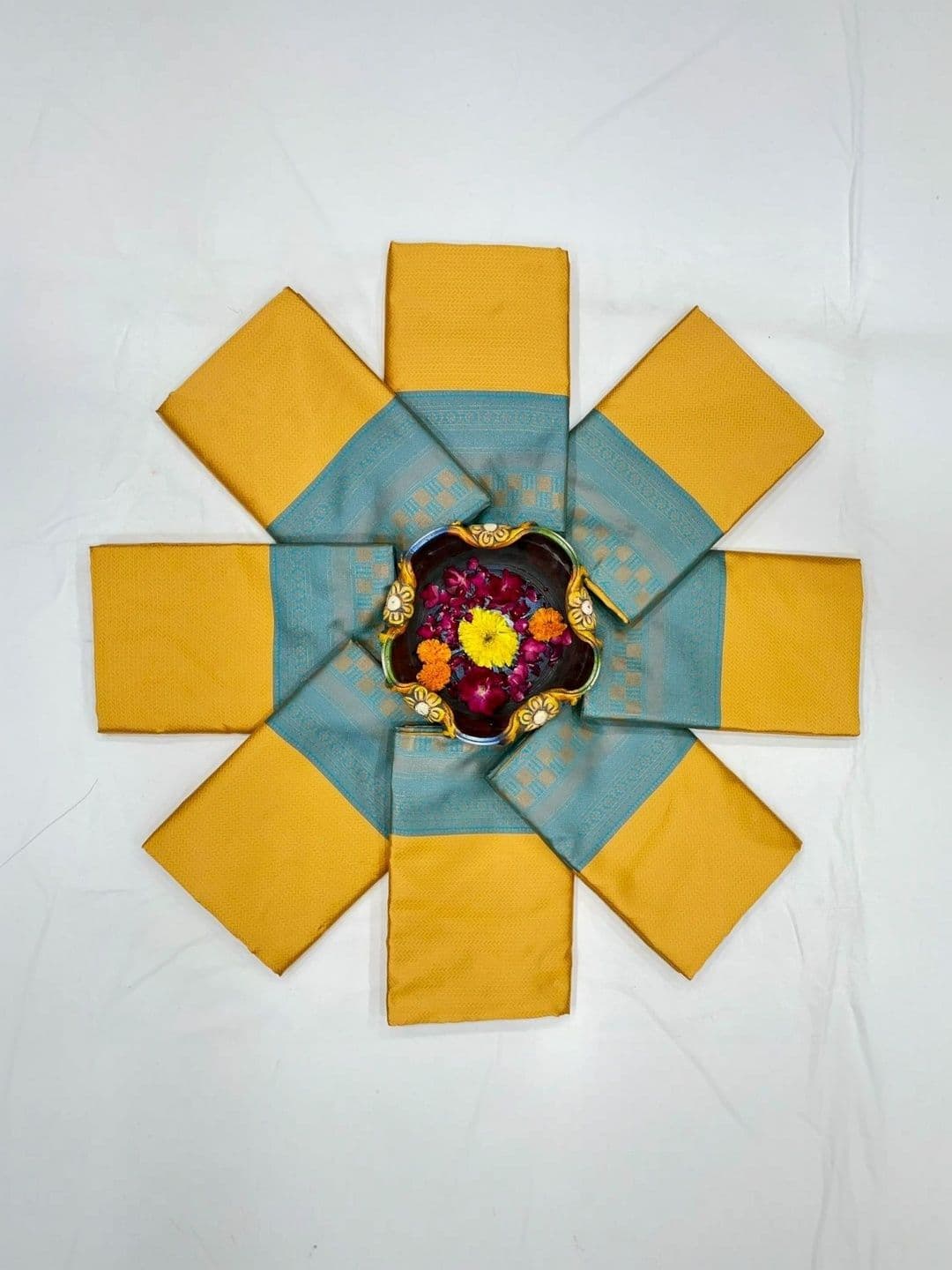 Eecoo Woven Design Zari Art Silk Banarasi Saree thumbnail 5