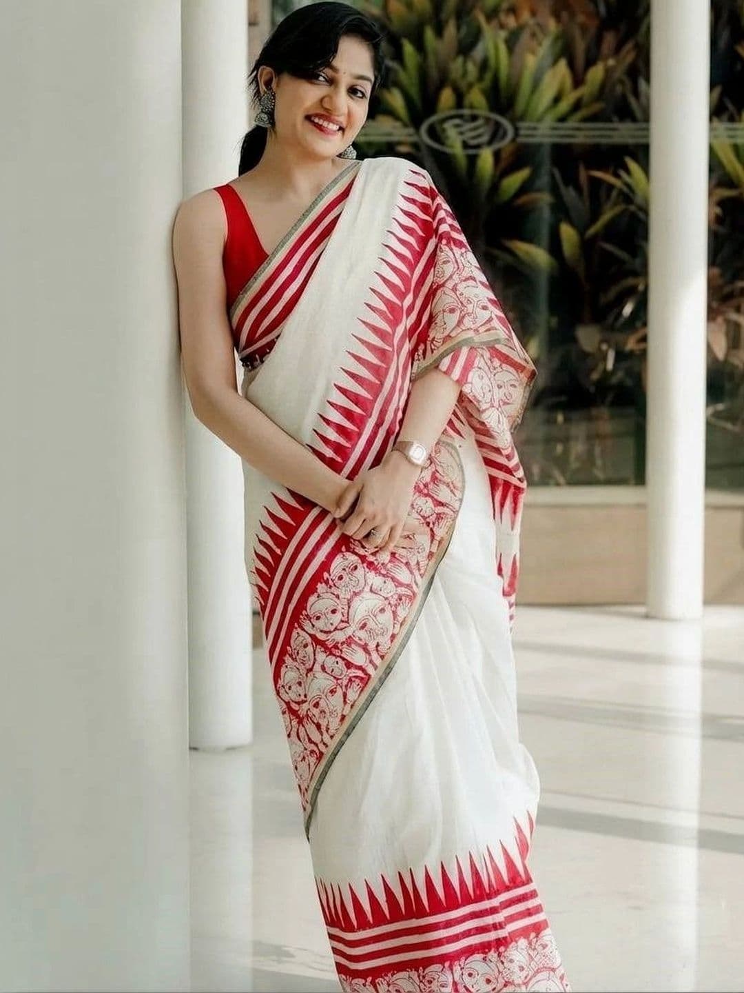 ADR CHIKANKARI Zari Linen Blend Saree thumbnail 5