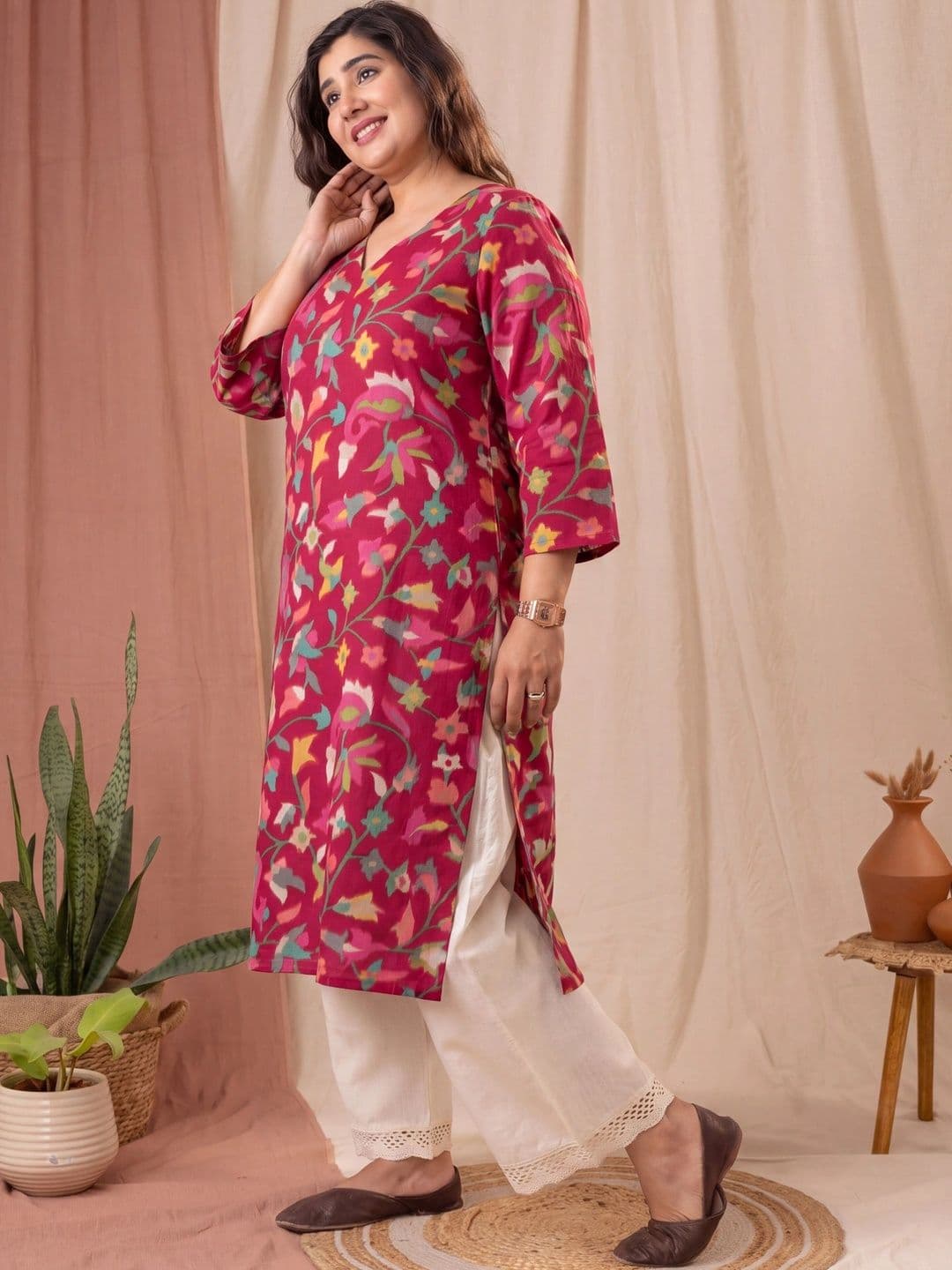 Amthi Women Floral Printed Floral Kurta thumbnail 4