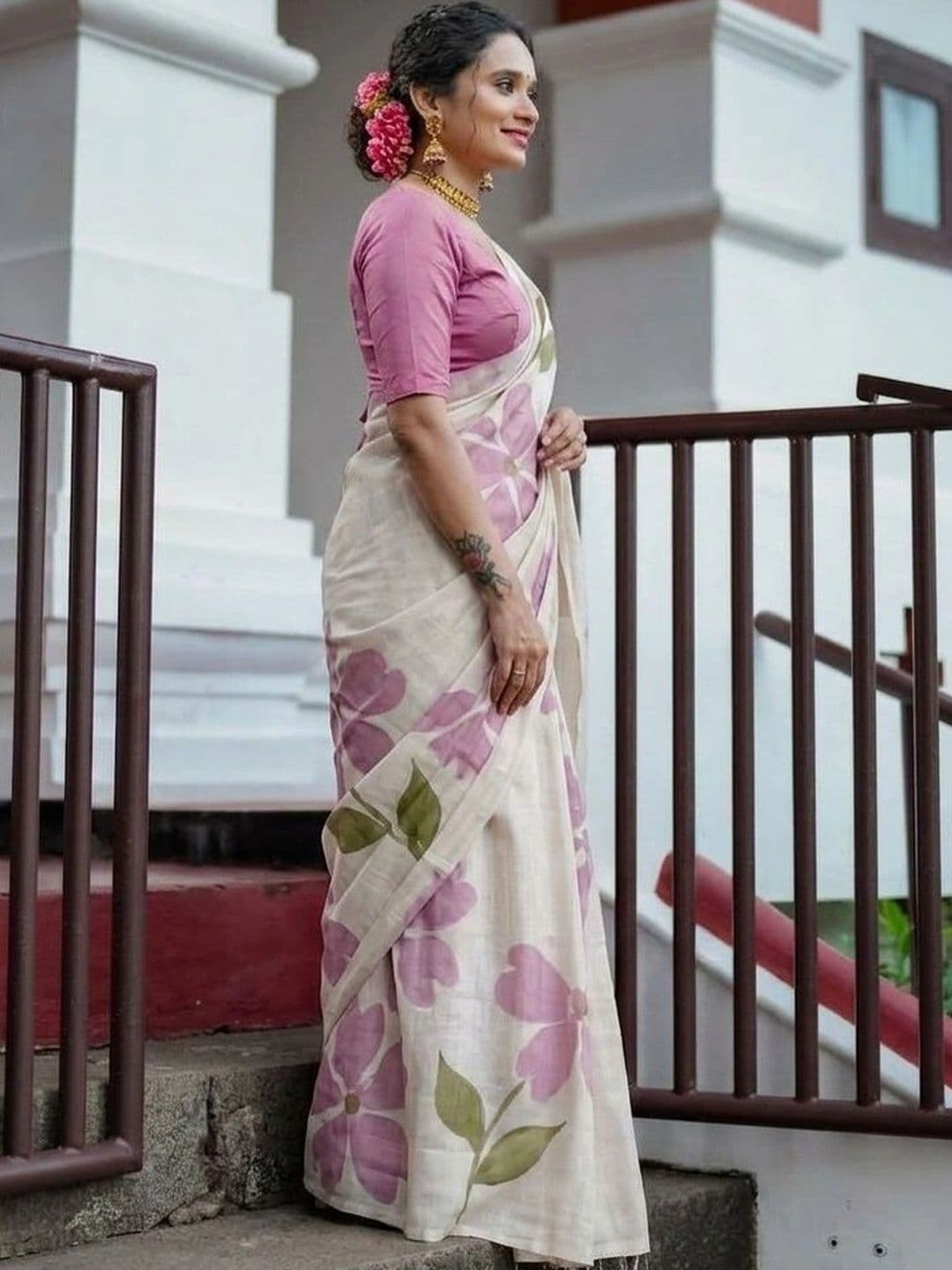 Narayan creations Woven Design Zari Linen Blend Fusion Saree thumbnail 5