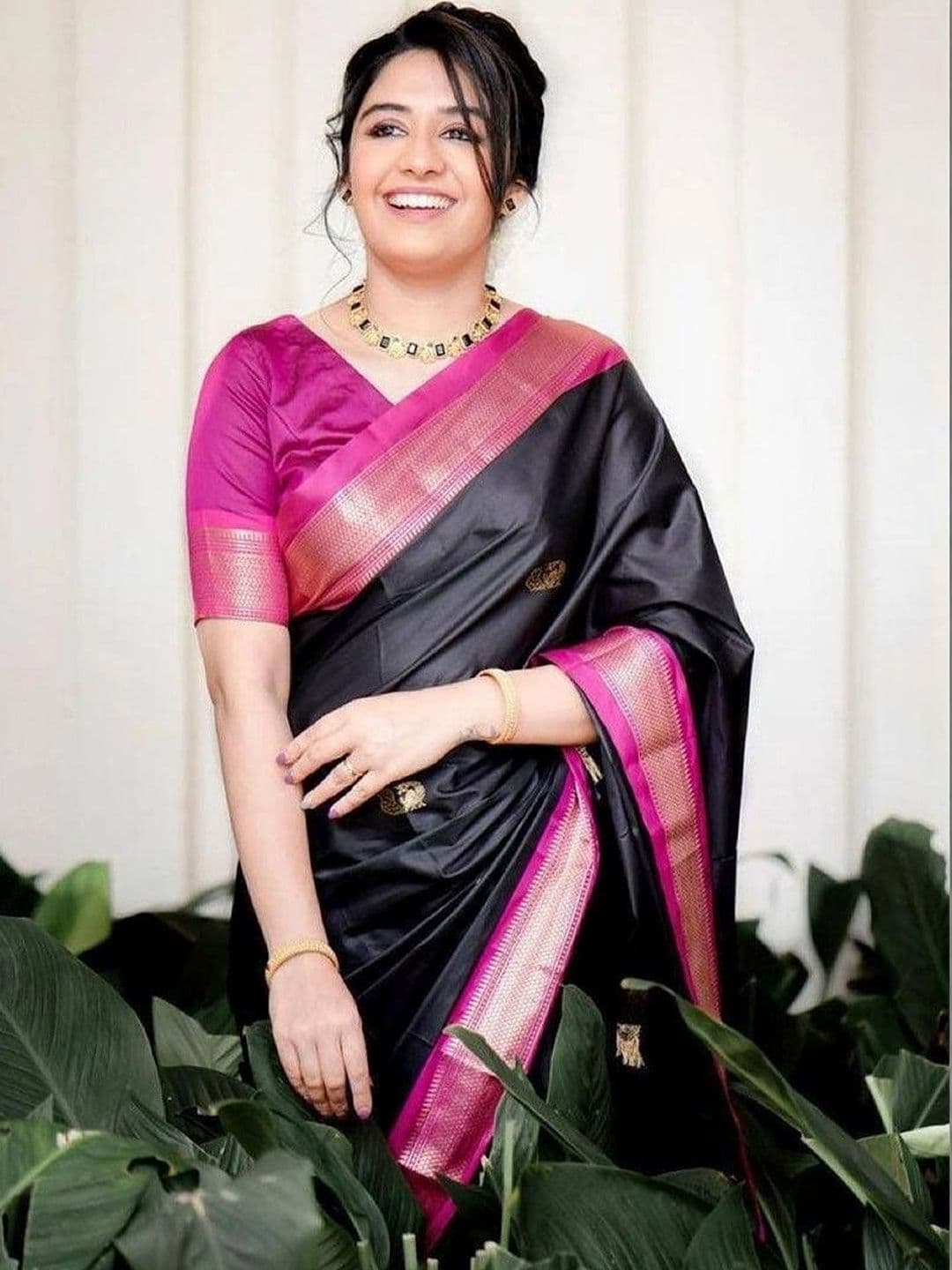 Zankhi Hosiery Woven Design Zari Art Silk Banarasi Saree thumbnail 7