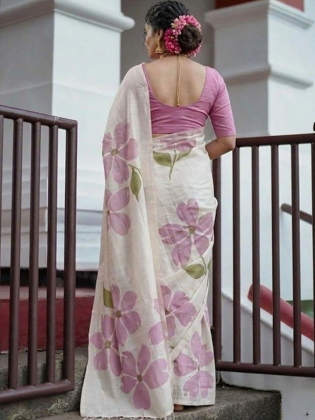 AmiFashion Floral Zari Linen Blend Saree thumbnail 7