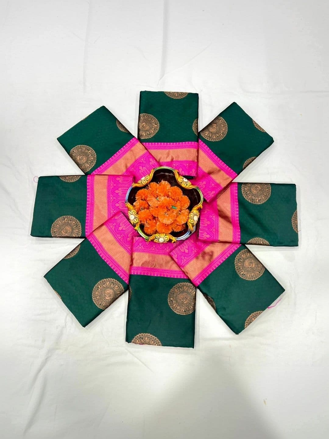 Zimzims Woven Design Zari Art Silk Banarasi Saree thumbnail 4