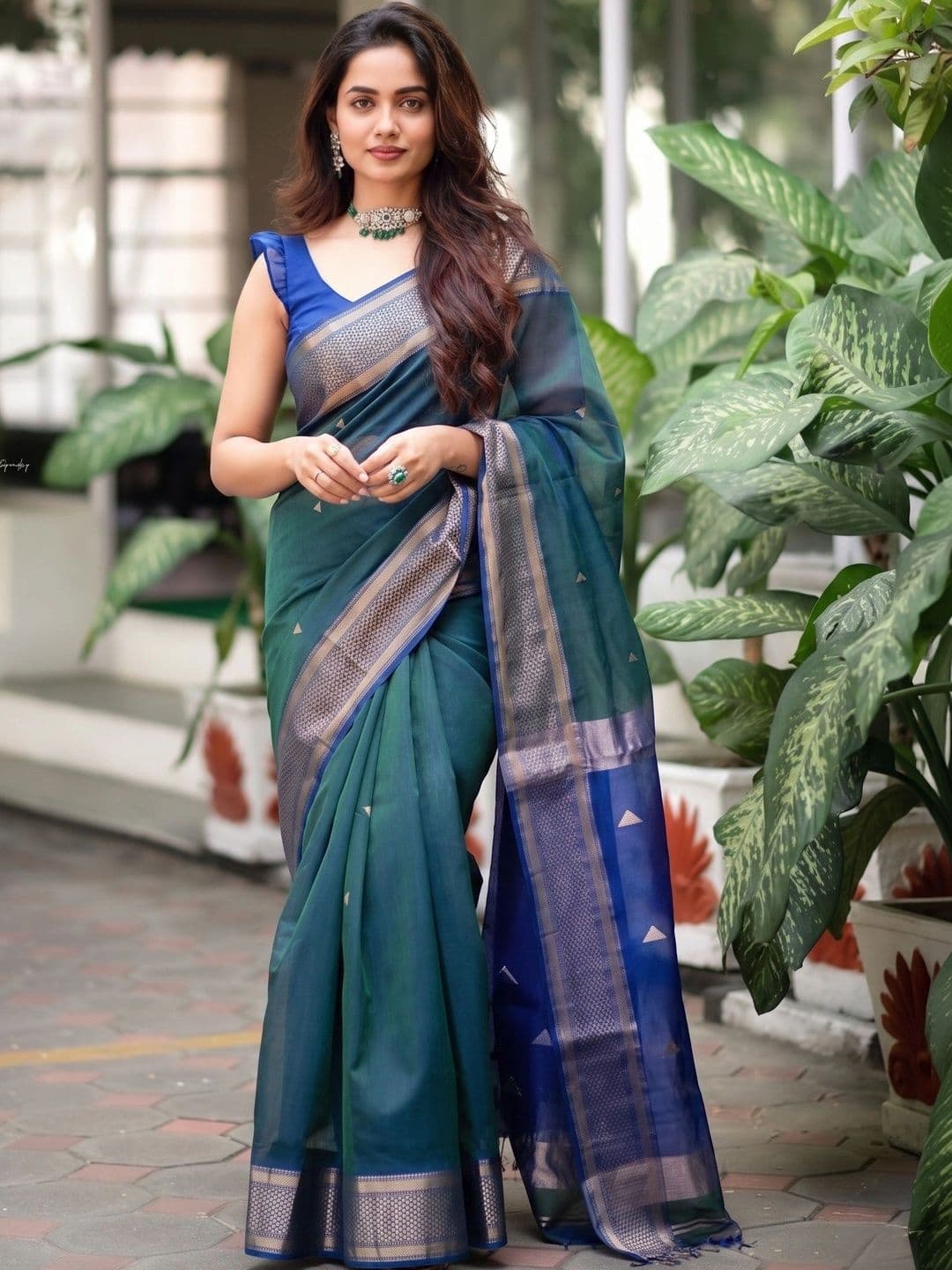 Zimzims Woven Design Zari Art Silk Banarasi Saree - view 1
