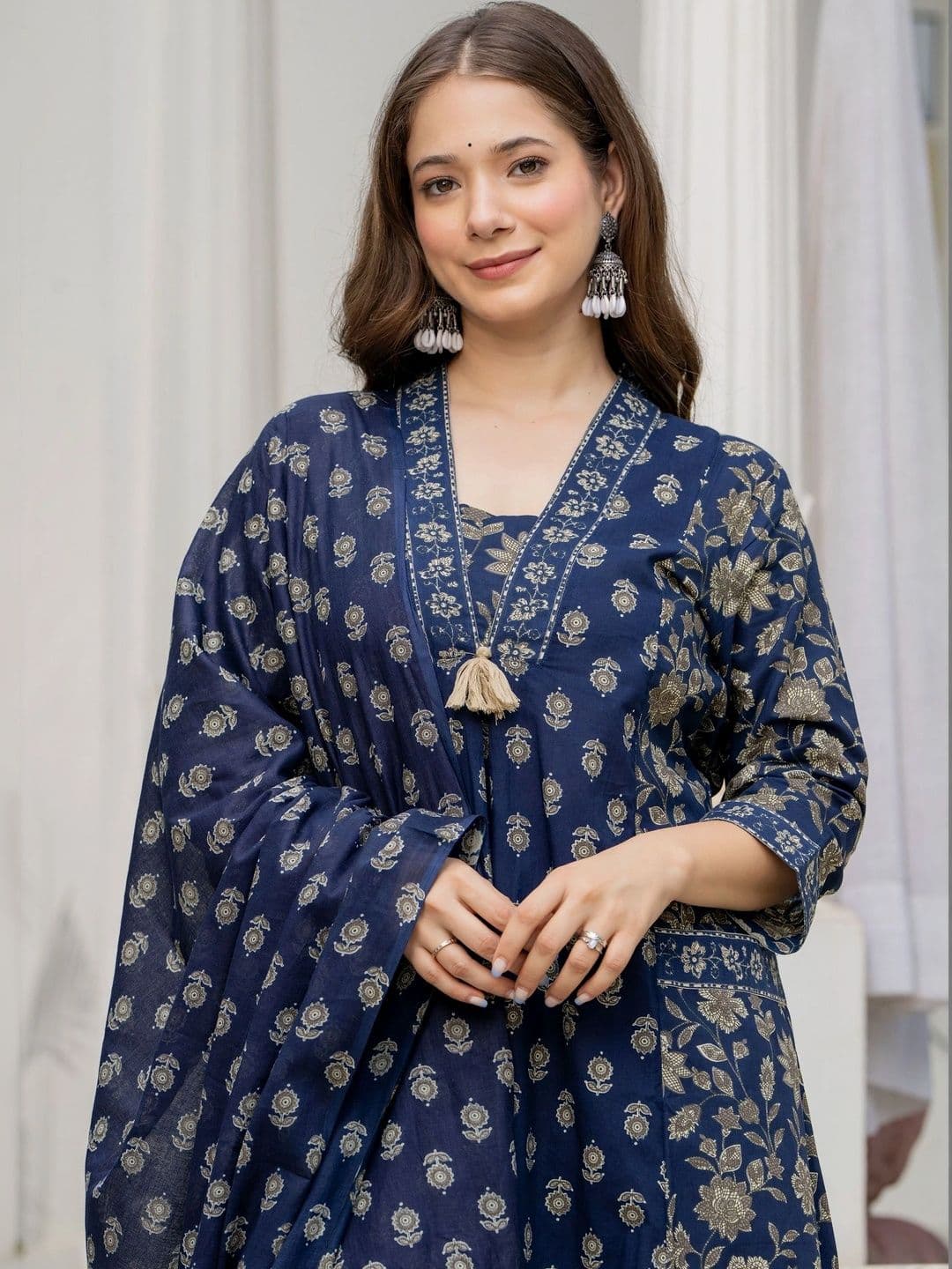 PARTHVI Women Floral Printed Regular Pure Cotton Kurta with Trousers & With Dupatta thumbnail 2