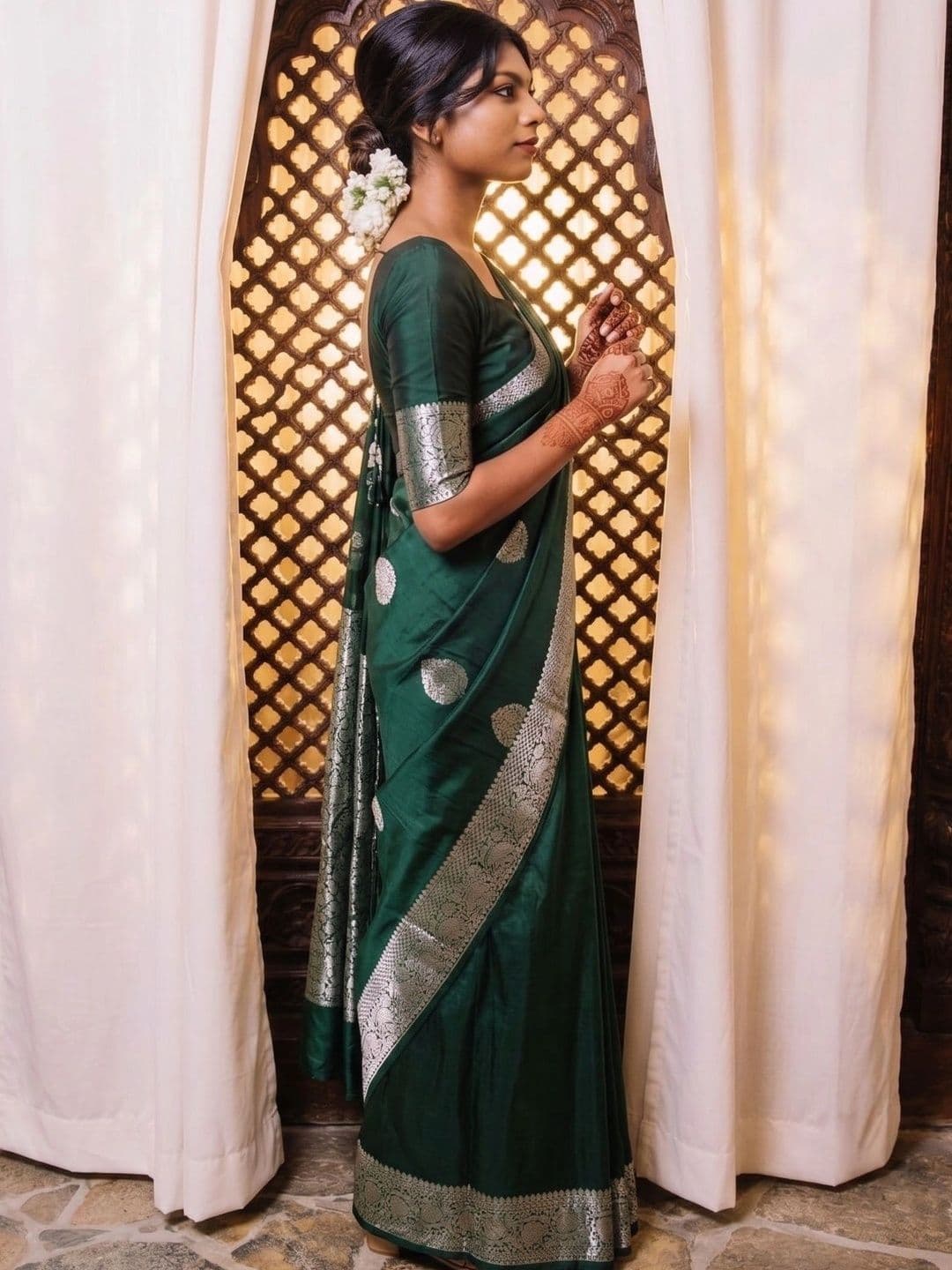 Vmdesigns Woven Design Zari Art Silk Banarasi Saree thumbnail 3
