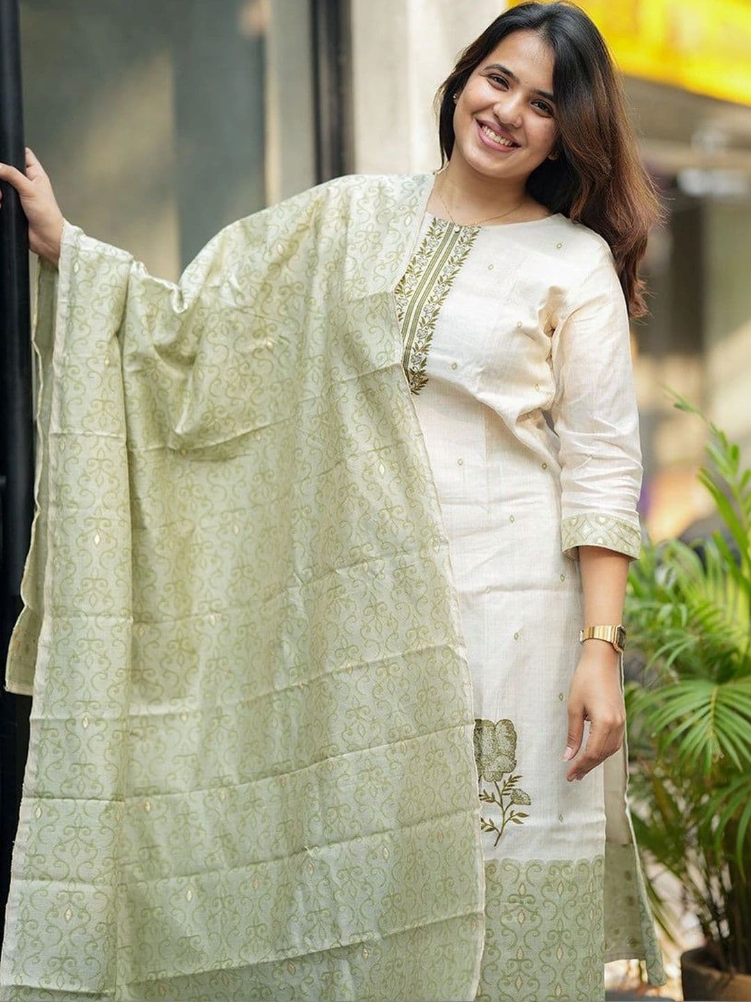 BEAUTYBEATS Women Ethnic Motifs Printed Regular Mirror Work Kurta Trousers & With Dupatta thumbnail 7