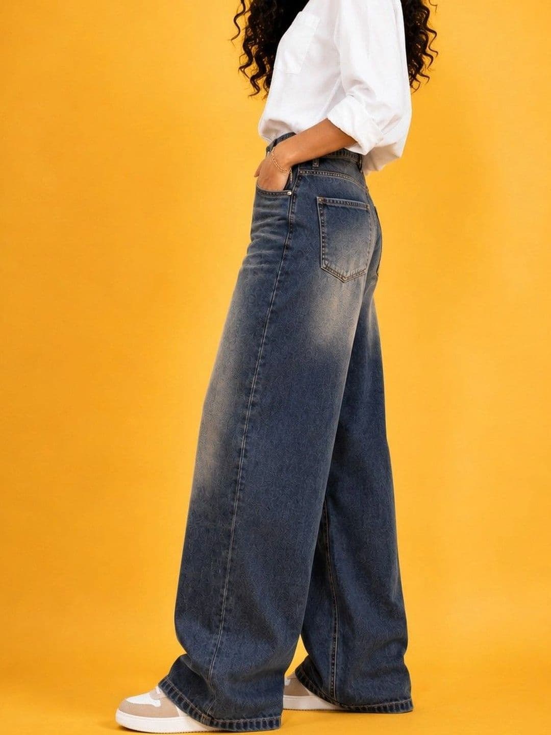 zayla Women Jean High-Rise Low Distress Light Fade Jeans thumbnail 2