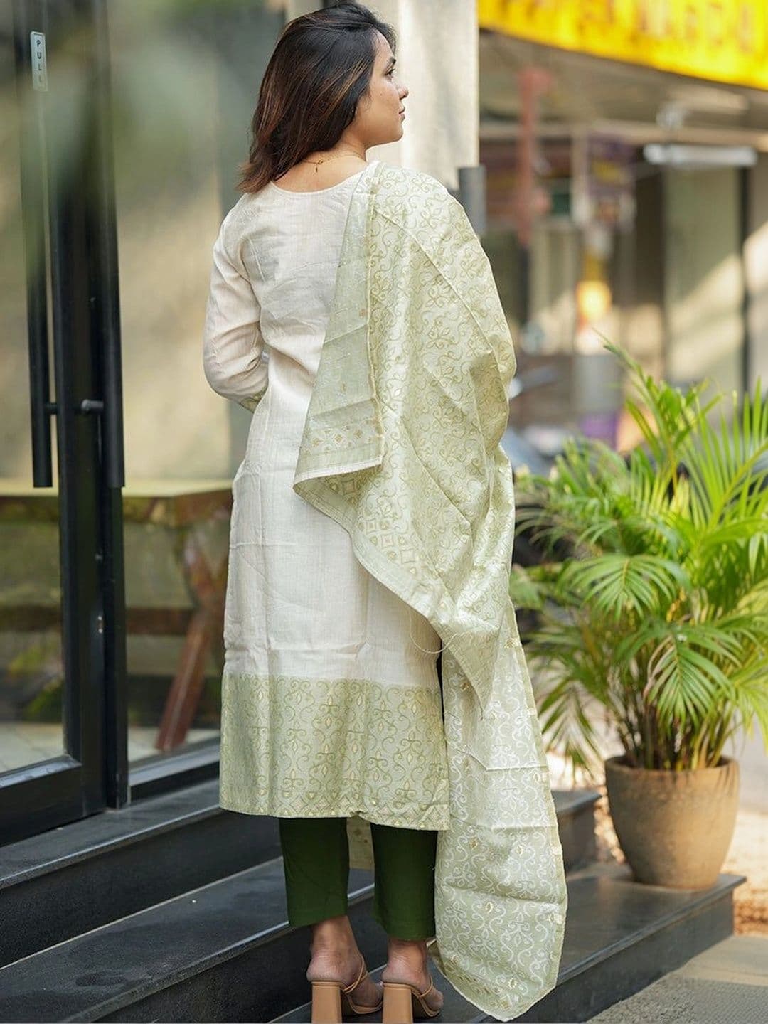 BEAUTYBEATS Women Ethnic Motifs Printed Regular Mirror Work Kurta Trousers & With Dupatta thumbnail 5