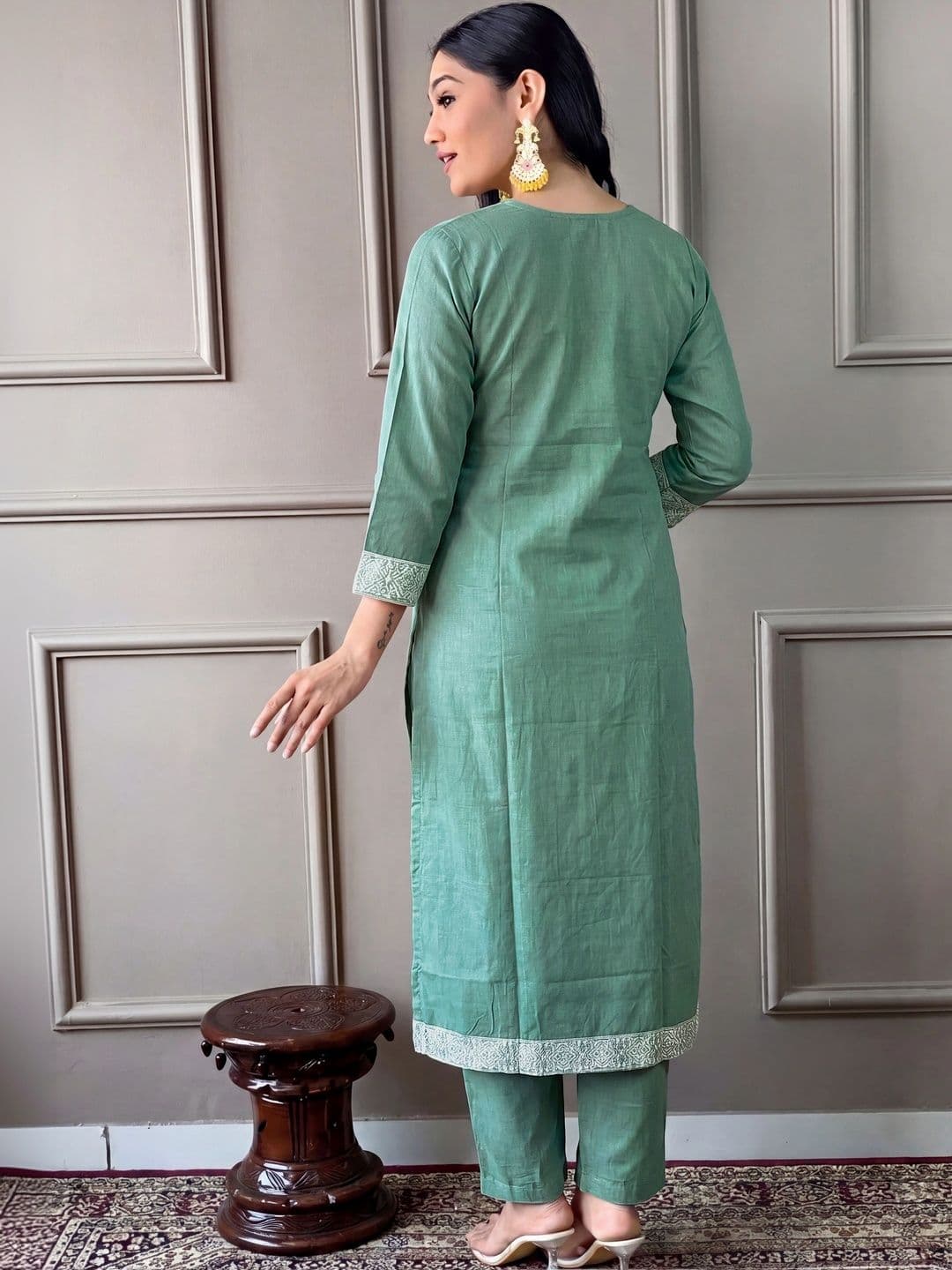 ANKHIR ERA Women Floral Embroidered Regular Thread Work Kurta with Trousers & With Dupatta thumbnail 3