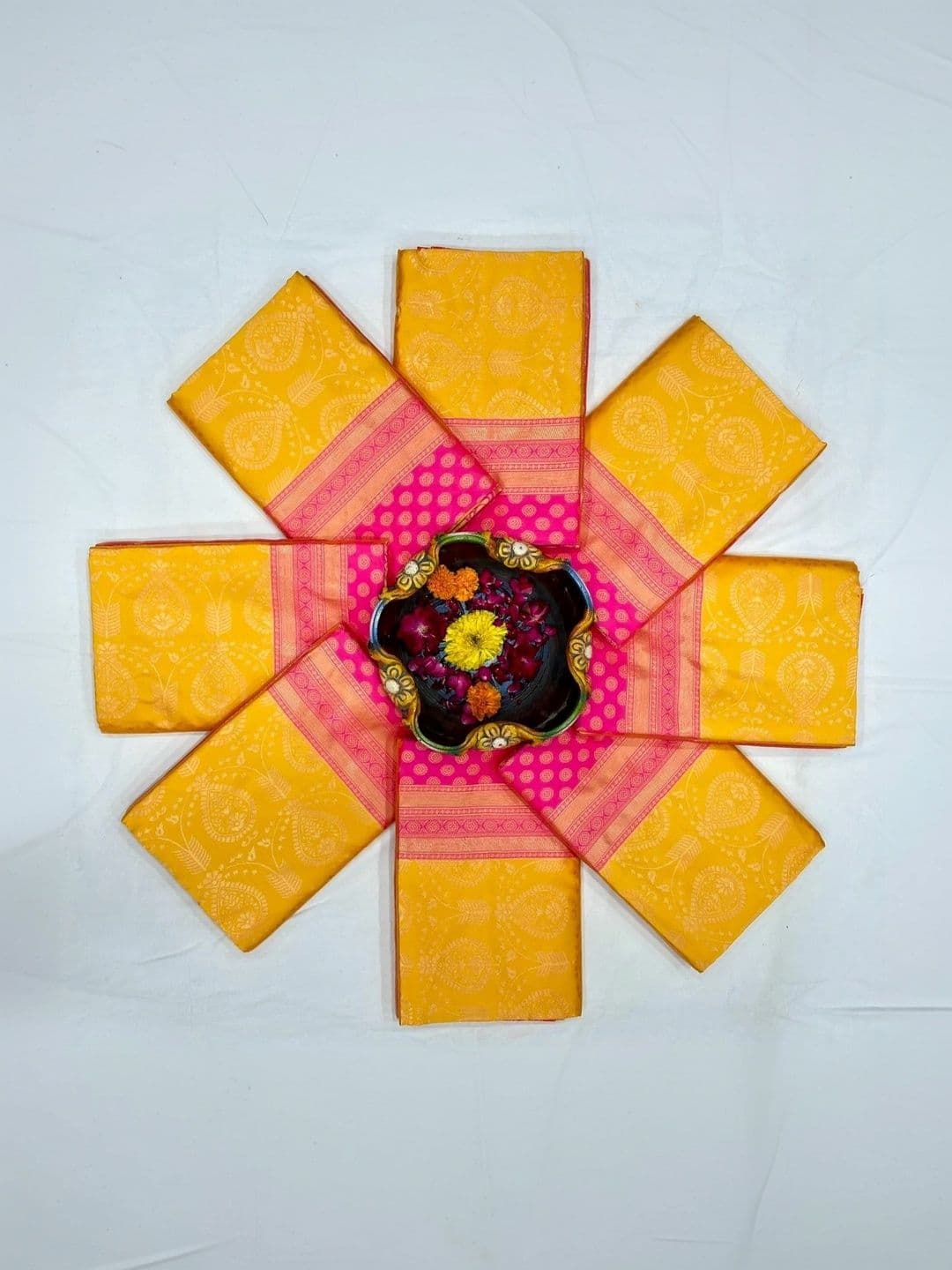 FINFOL Woven Design Zari Art Silk Banarasi Saree thumbnail 7