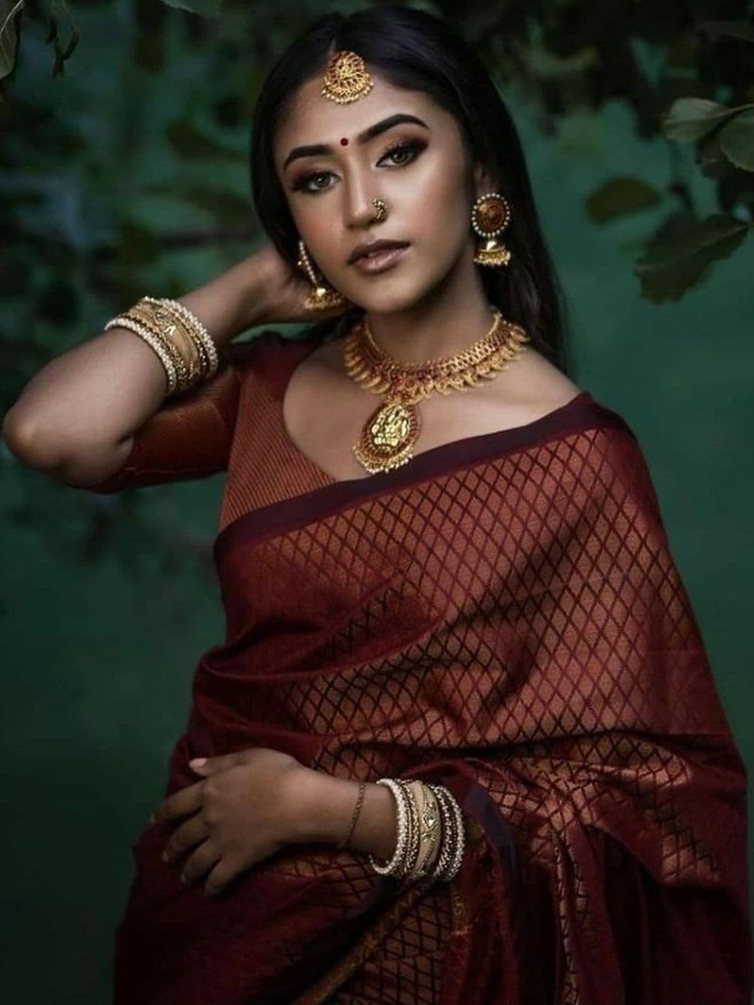 Vovar Woven Design Zari Art Silk Banarasi Saree thumbnail 3