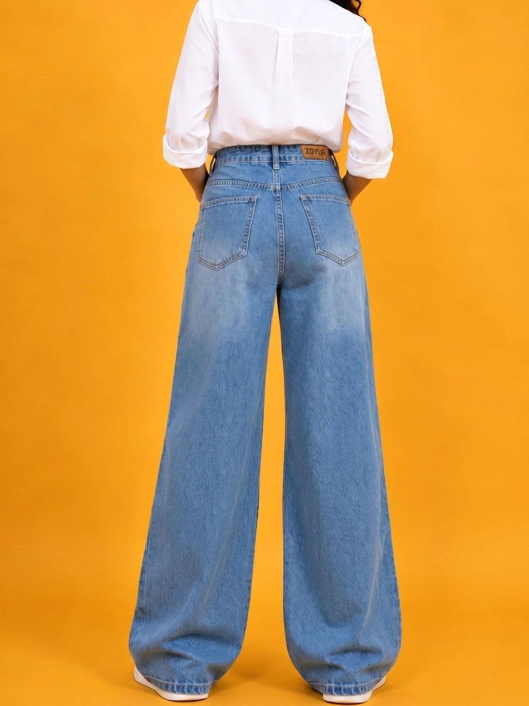 zayla Women Jean High-Rise Light Fade Jeans thumbnail 2