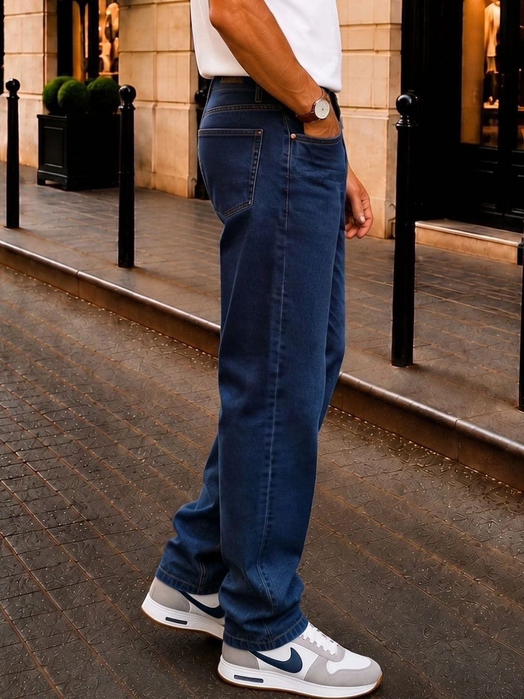 zayla Men Jean Regular Fit Mid-Rise Light Fade Stretchable Jeans thumbnail 2