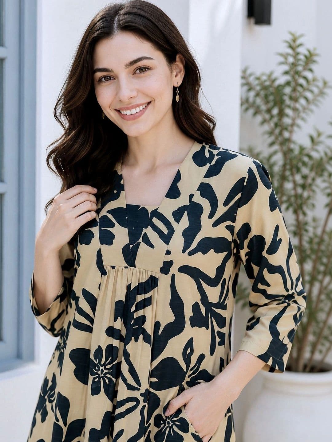 HIVA TRENDZ Women Floral Printed Regular Kurta with Palazzos thumbnail 4