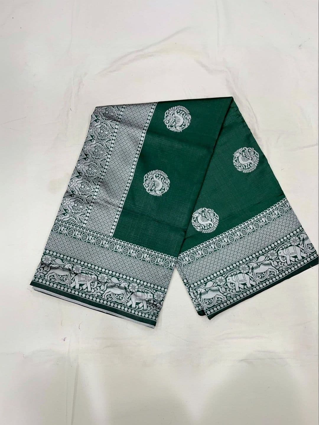 Narayan creations Woven Design Zari Art Silk Banarasi Saree thumbnail 3