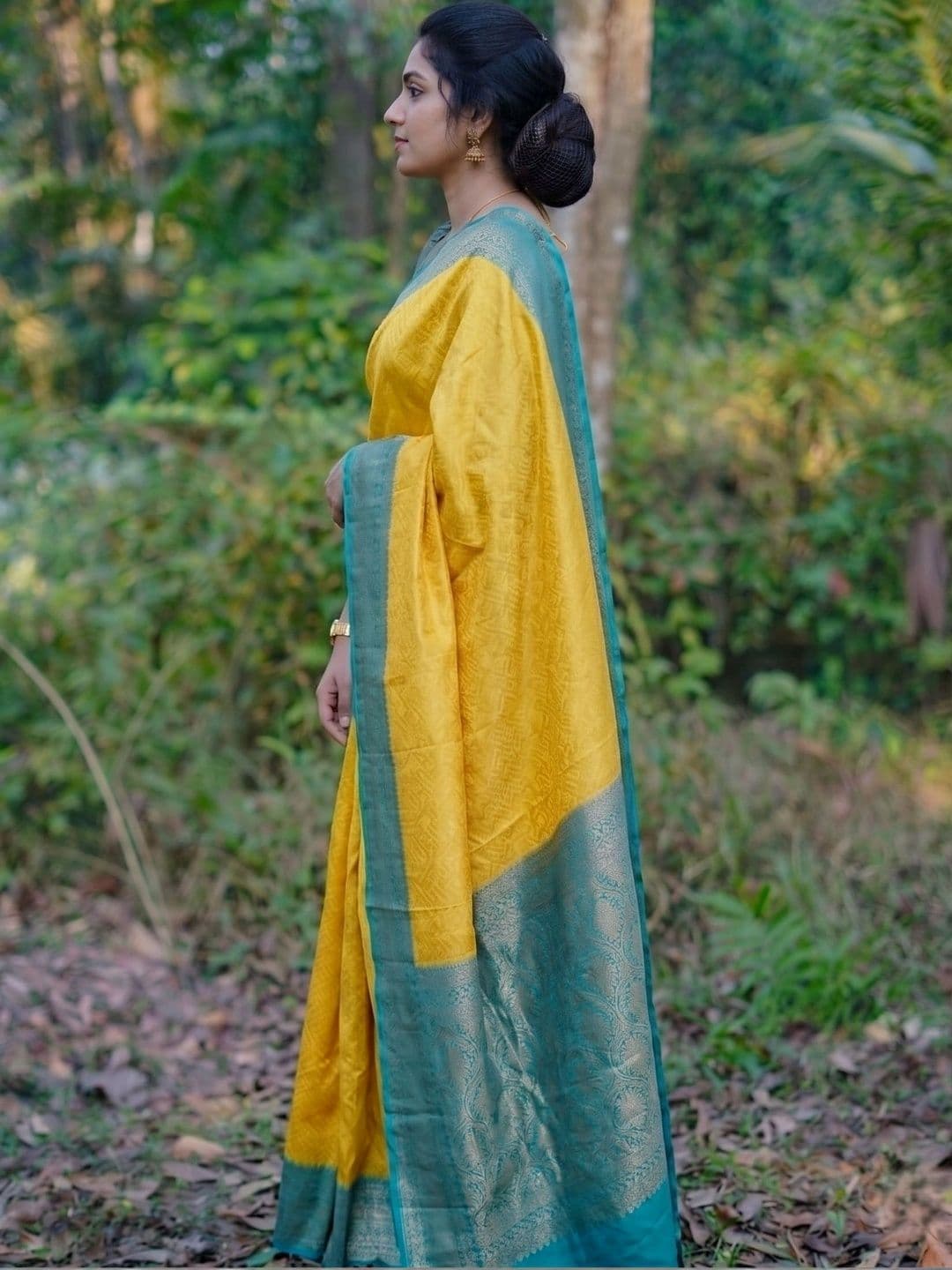 AJ FASHION PLUS Woven Design Zari Art Silk Banarasi Saree thumbnail 3