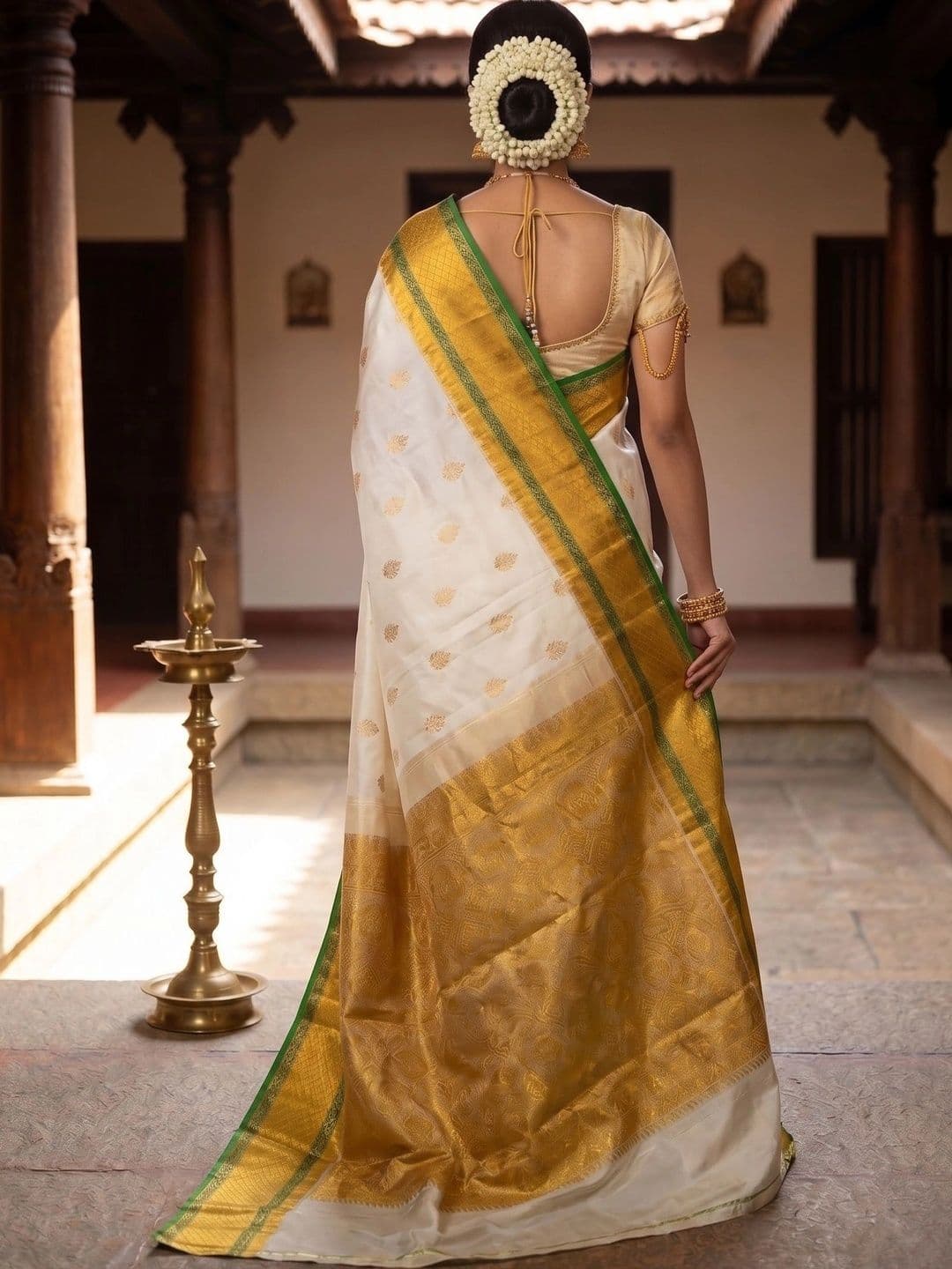 Arozi Woven Design Zari Art Silk Banarasi Saree thumbnail 4