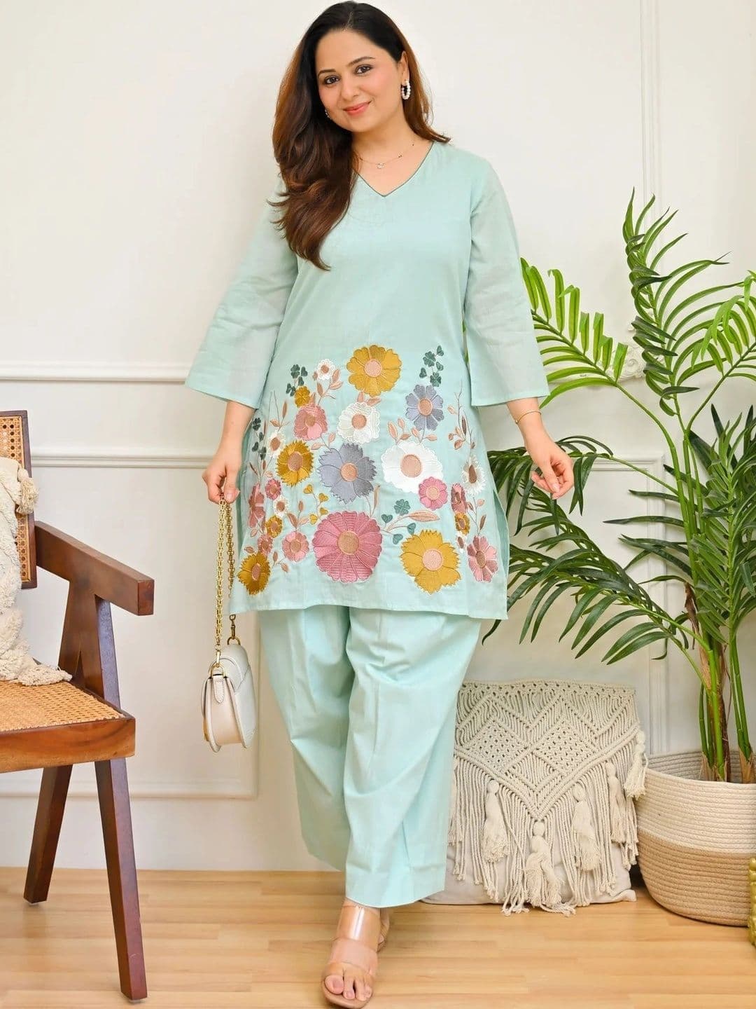 Sangria Women Floral Embroidered Regular Thread Work Pure Cotton Kurta with Patiala - view 1