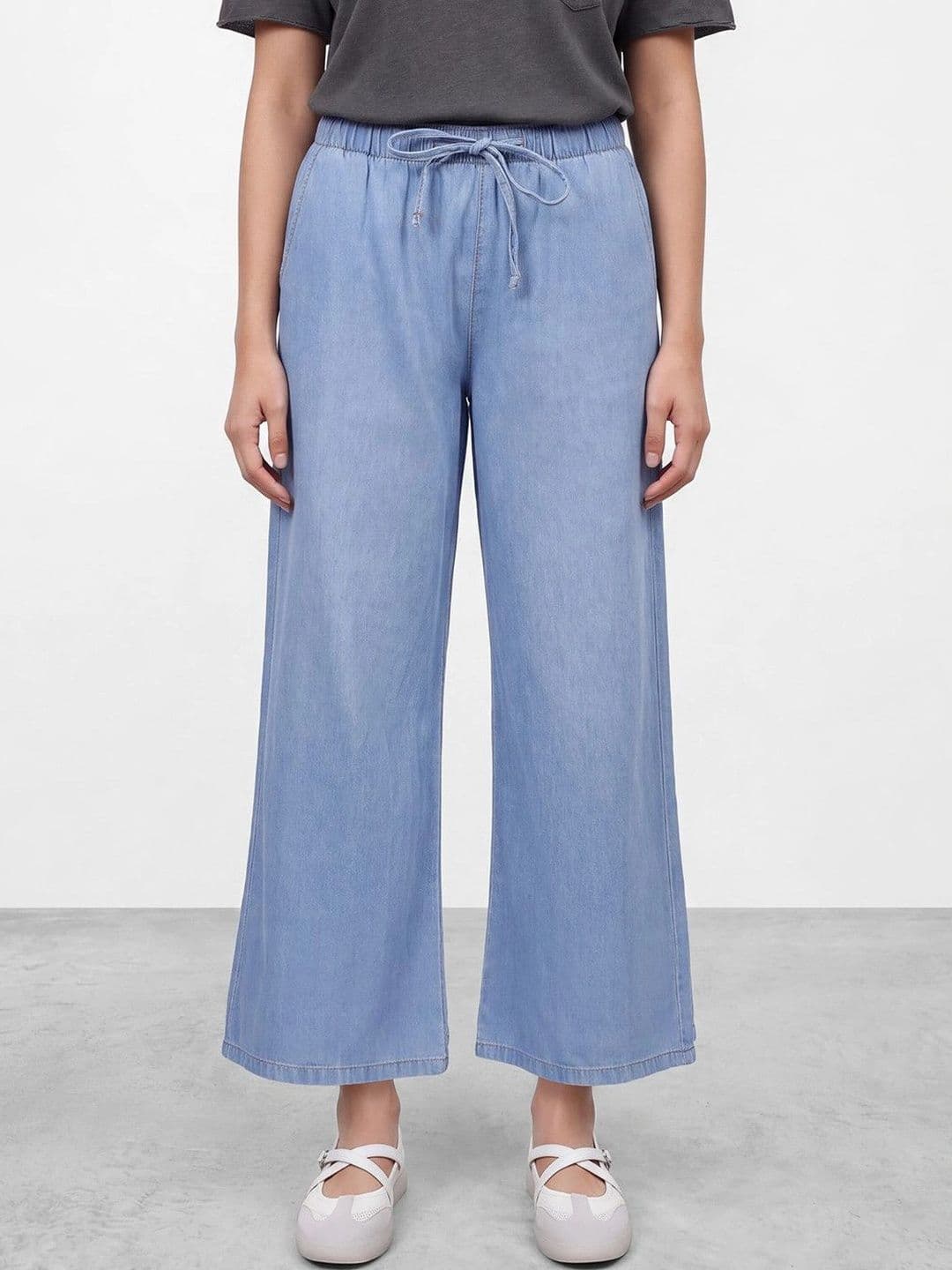 R&B Women Wide Leg Mid-Rise Jeans thumbnail 3