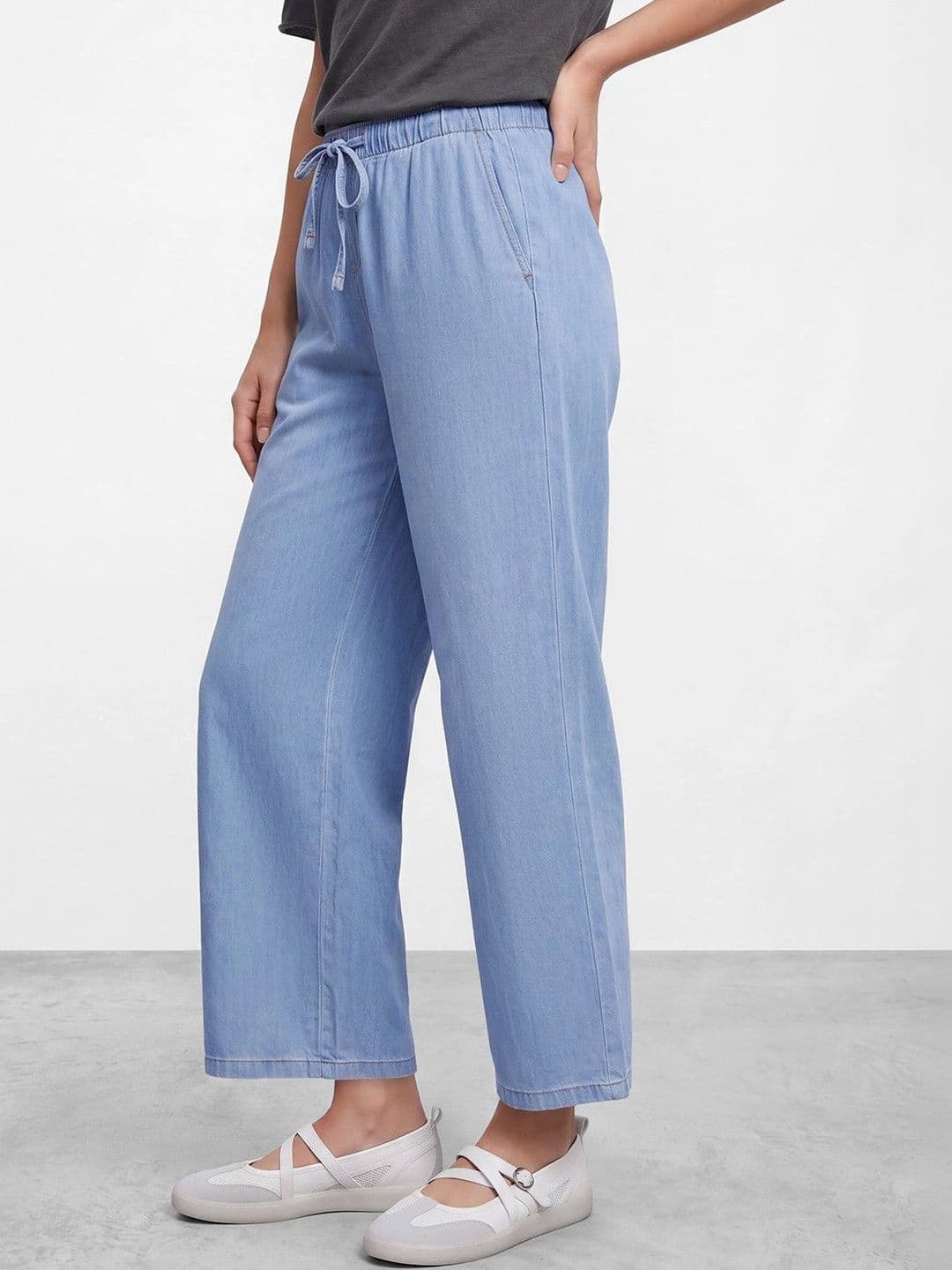 R&B Women Wide Leg Mid-Rise Jeans thumbnail 2