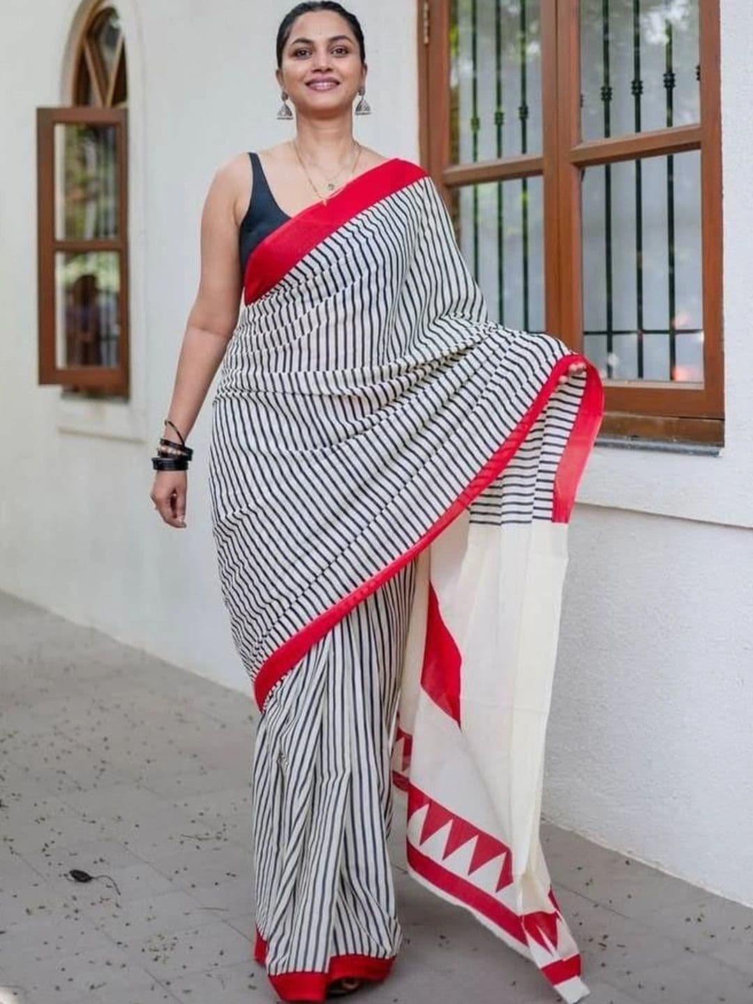 Bhagirath Fashion Woven Design Zari Linen Blend Saree - view 1