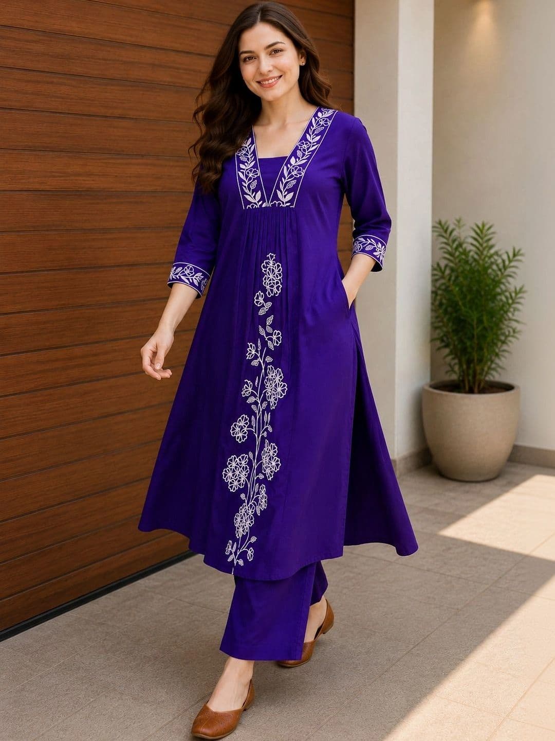 HIVA TRENDZ Women Floral Embroidered Empire Thread Work Kurta with Palazzos thumbnail 3