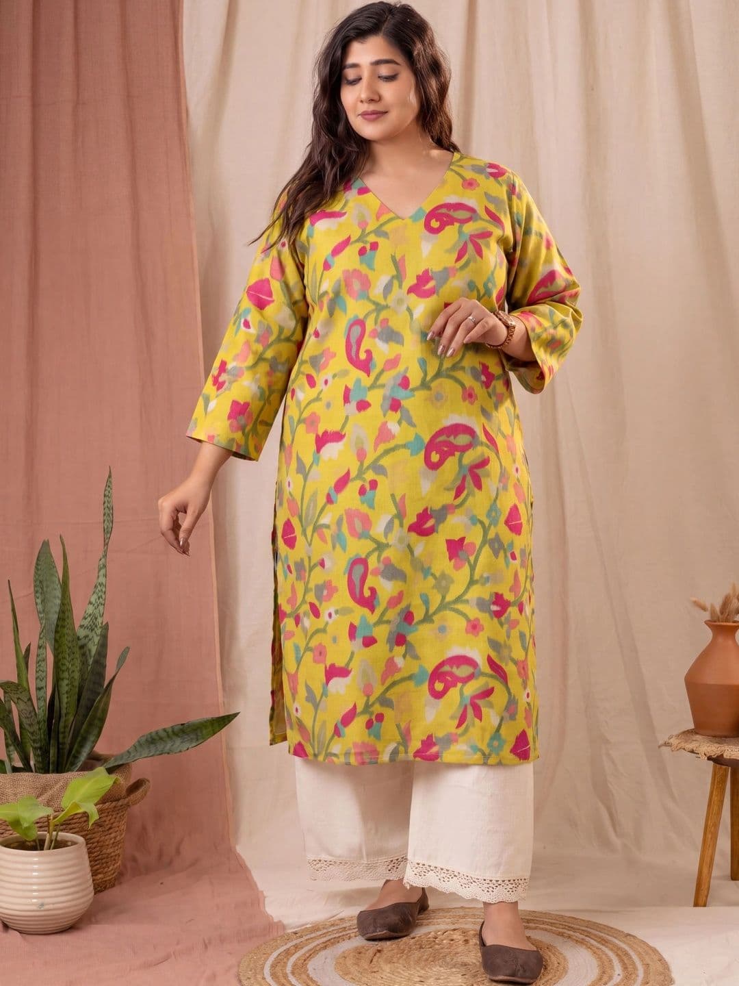 Amthi Women Floral Printed Indie Florals Kurta - view 1
