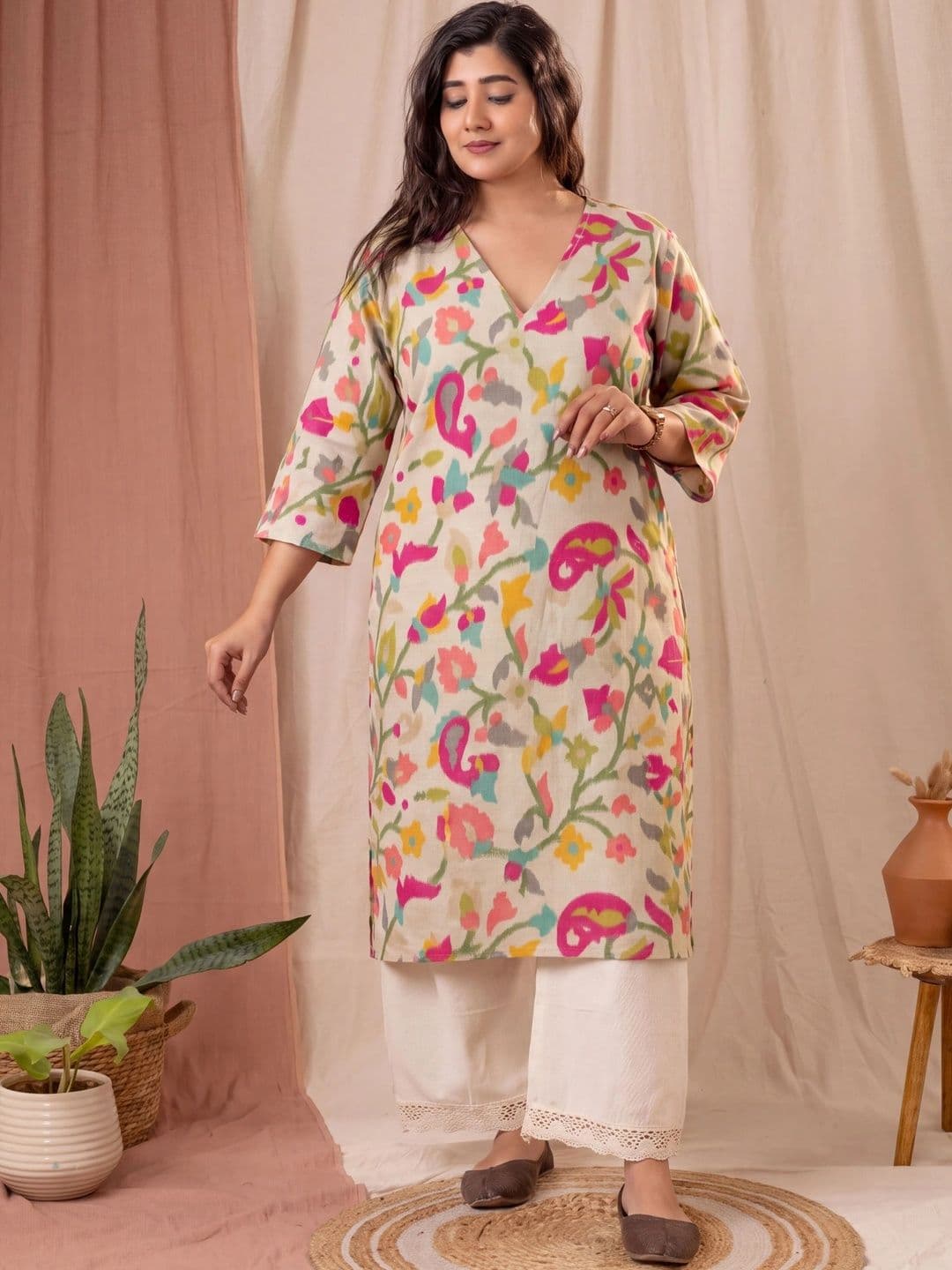 Amthi Women Floral Printed Floral Kurta - view 1