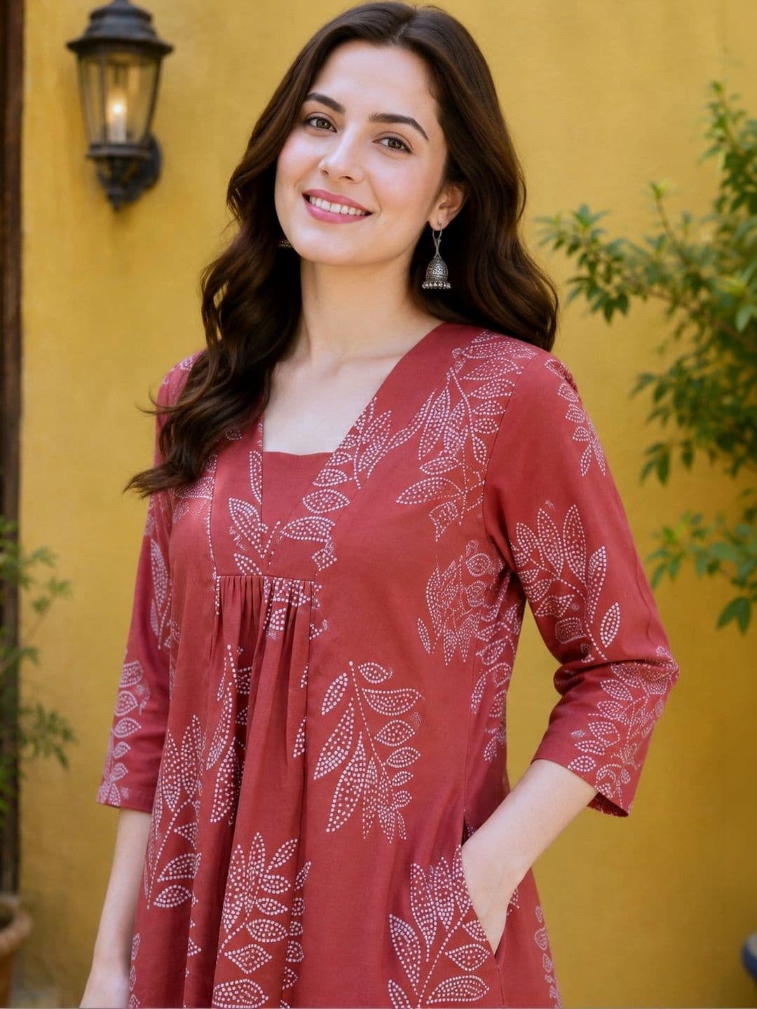 HIVA TRENDZ Women Floral Printed Regular Kurta with Palazzos thumbnail 4