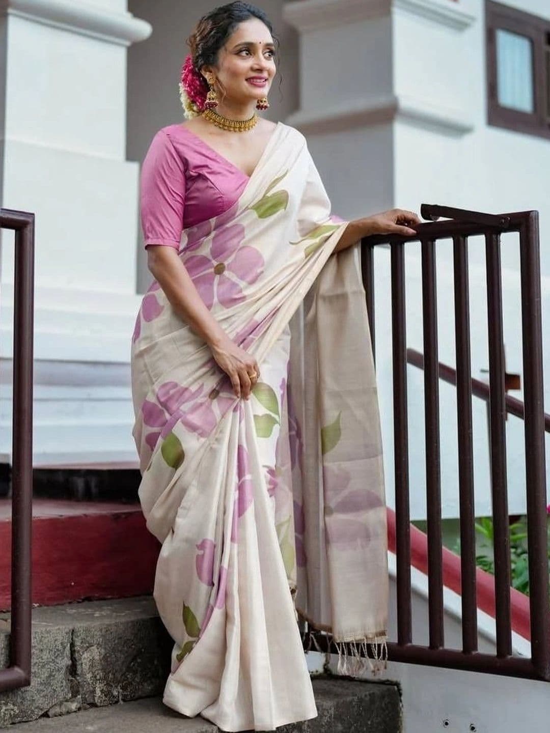 Narayan creations Woven Design Zari Linen Blend Fusion Saree thumbnail 6