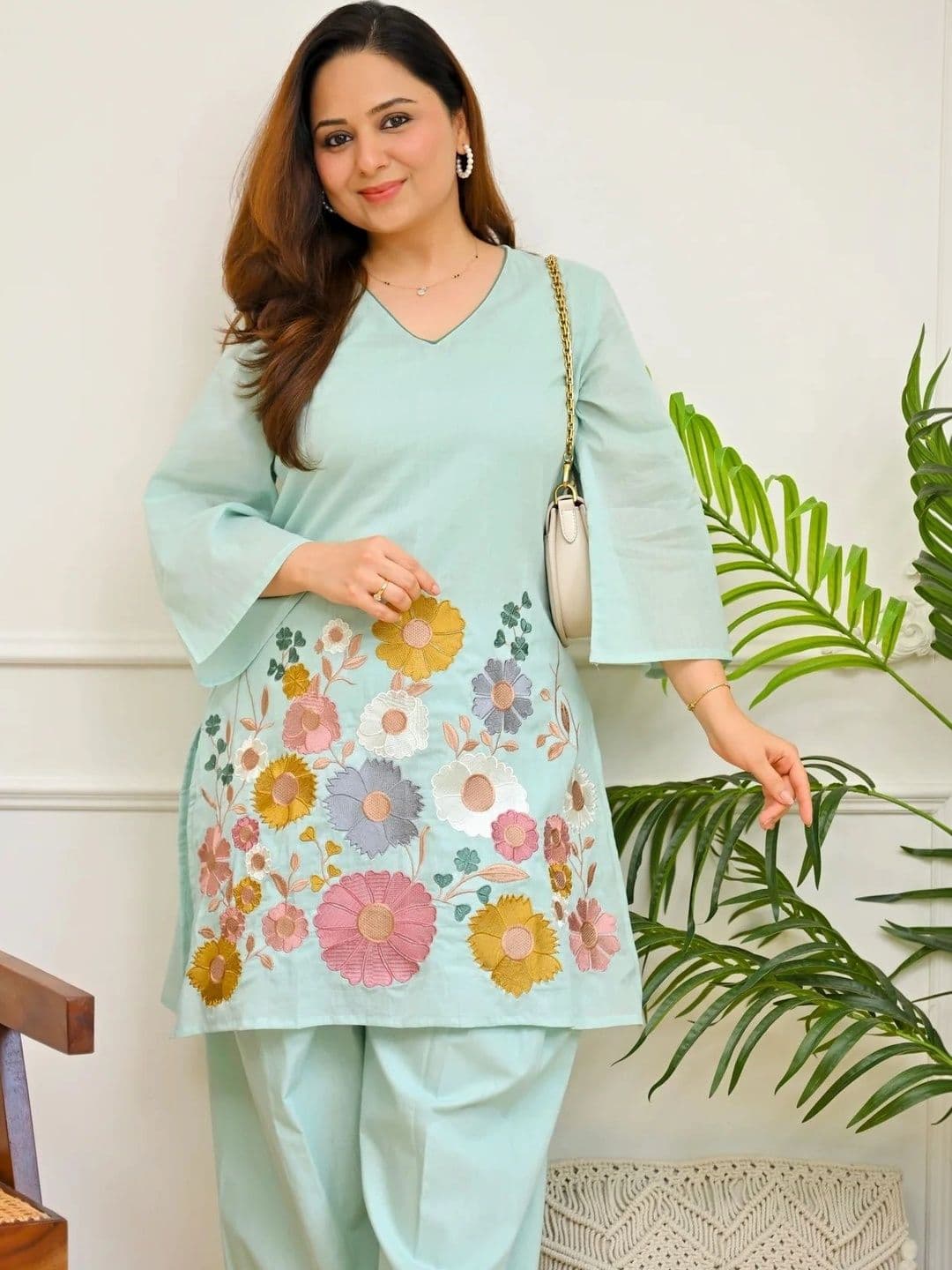 Sangria Women Floral Embroidered Regular Thread Work Pure Cotton Kurta with Patiala thumbnail 6
