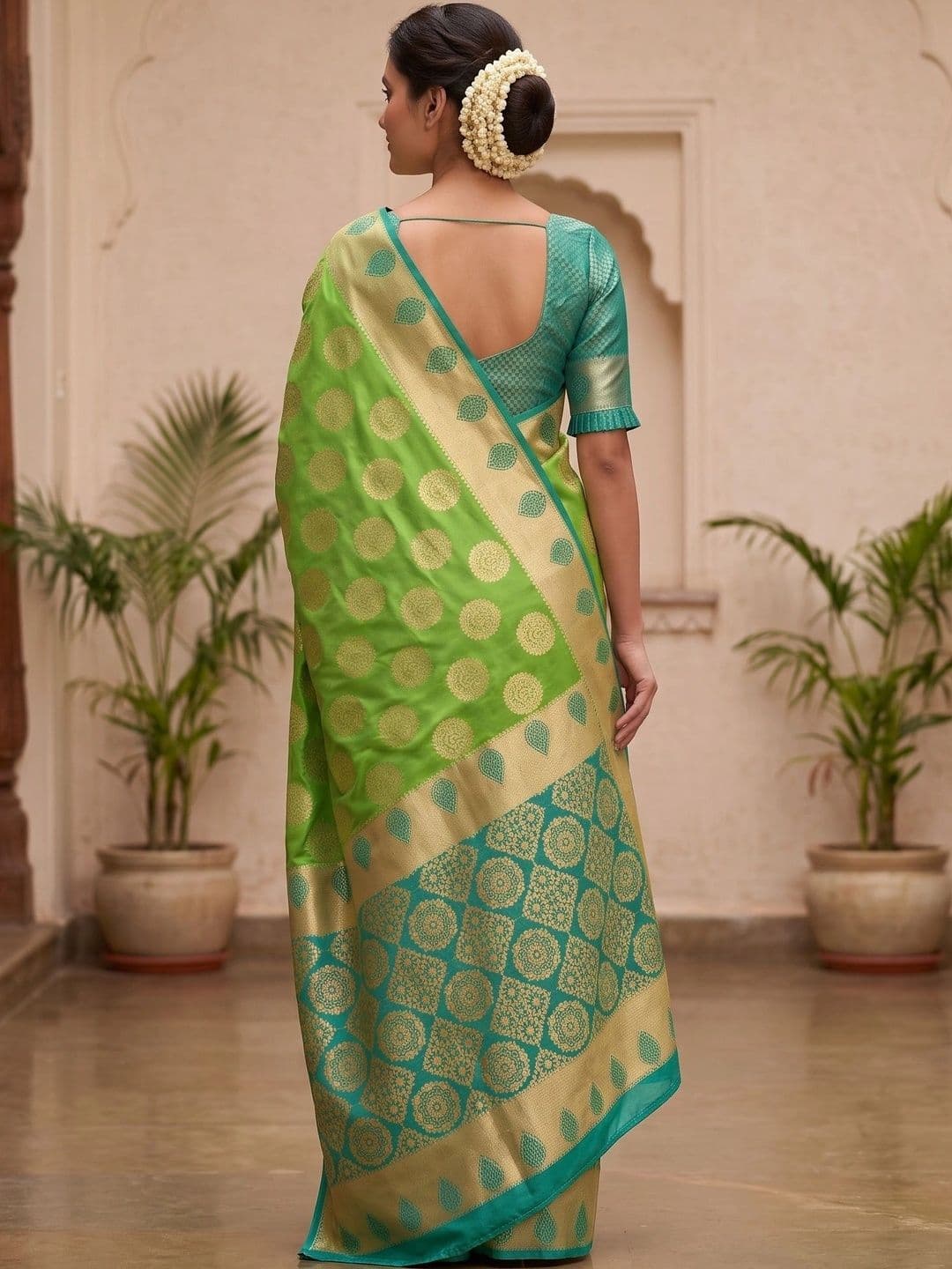 AAVEE Woven Design Zari Art Silk Banarasi Saree thumbnail 3