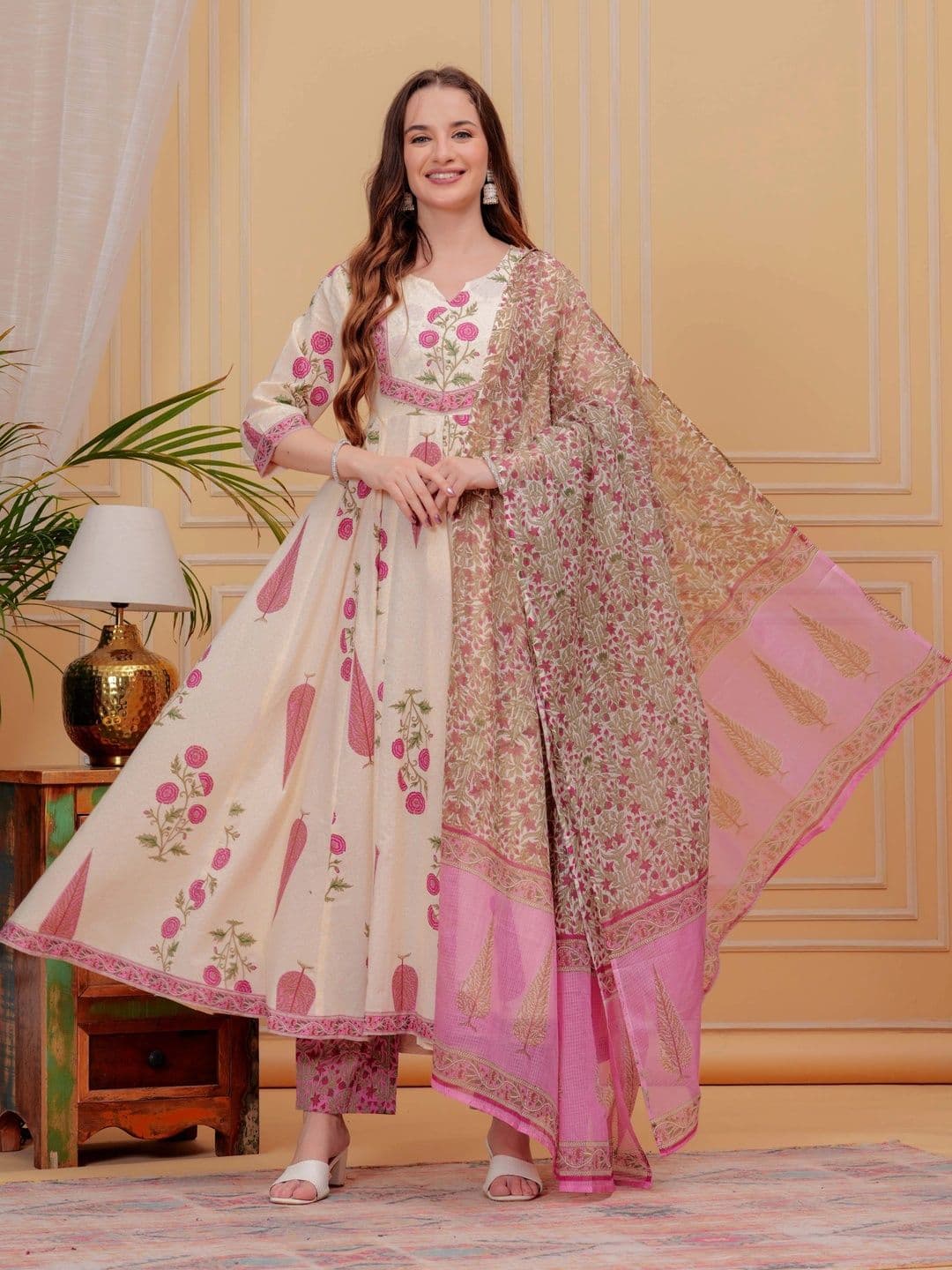 Sangria Women Floral Printed Empire Pure Cotton Kurta with Trousers & With Dupatta thumbnail 7