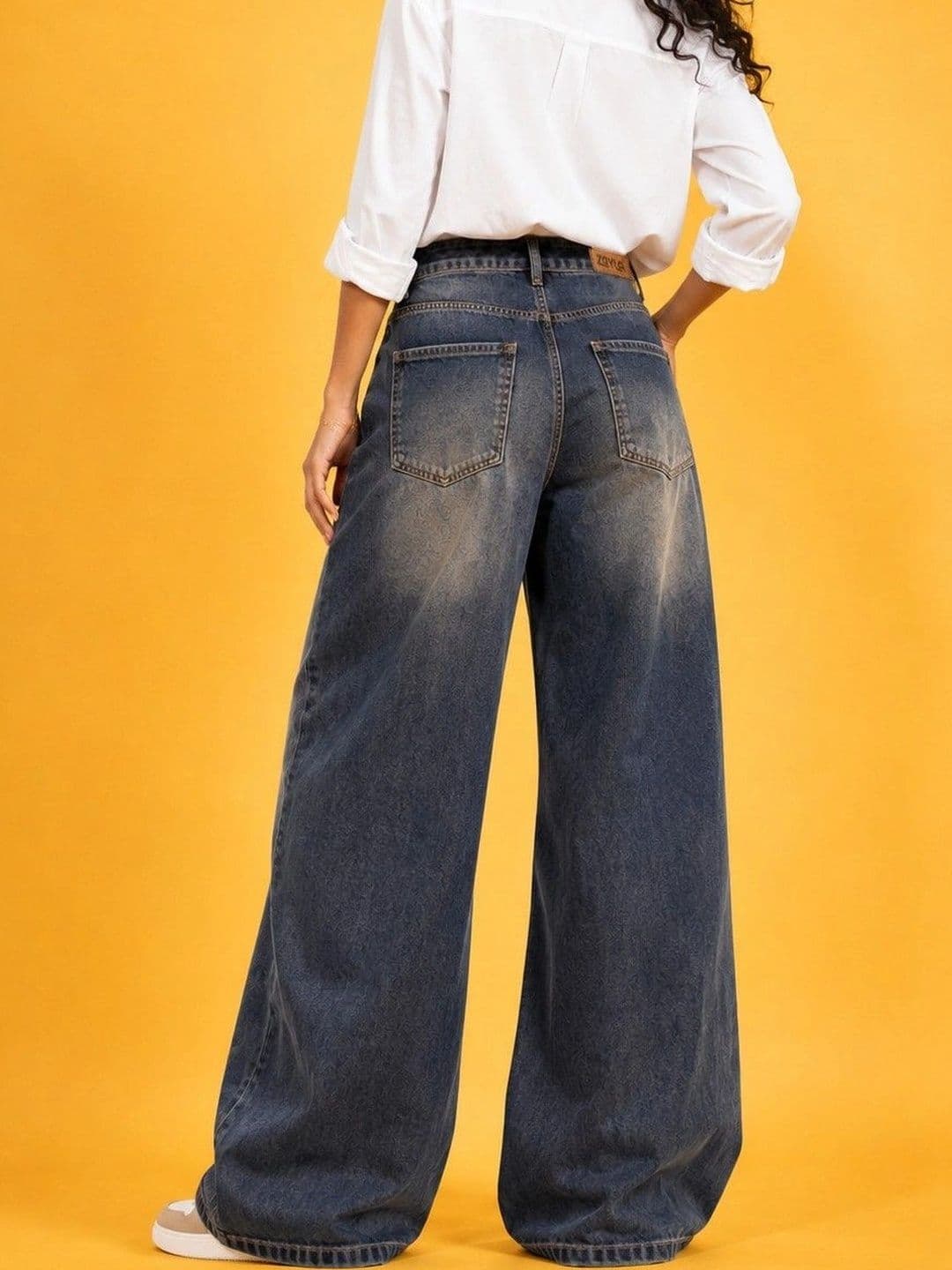 zayla Women Jean High-Rise Low Distress Light Fade Jeans thumbnail 3