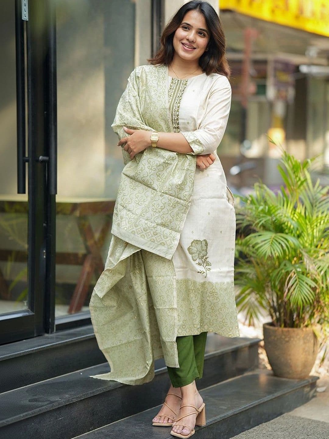 BEAUTYBEATS Women Ethnic Motifs Printed Regular Mirror Work Kurta Trousers & With Dupatta thumbnail 6