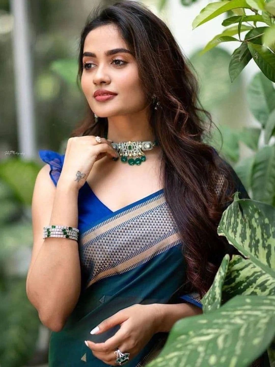 FINFOL Woven Design Zari Art Silk Banarasi Saree thumbnail 2