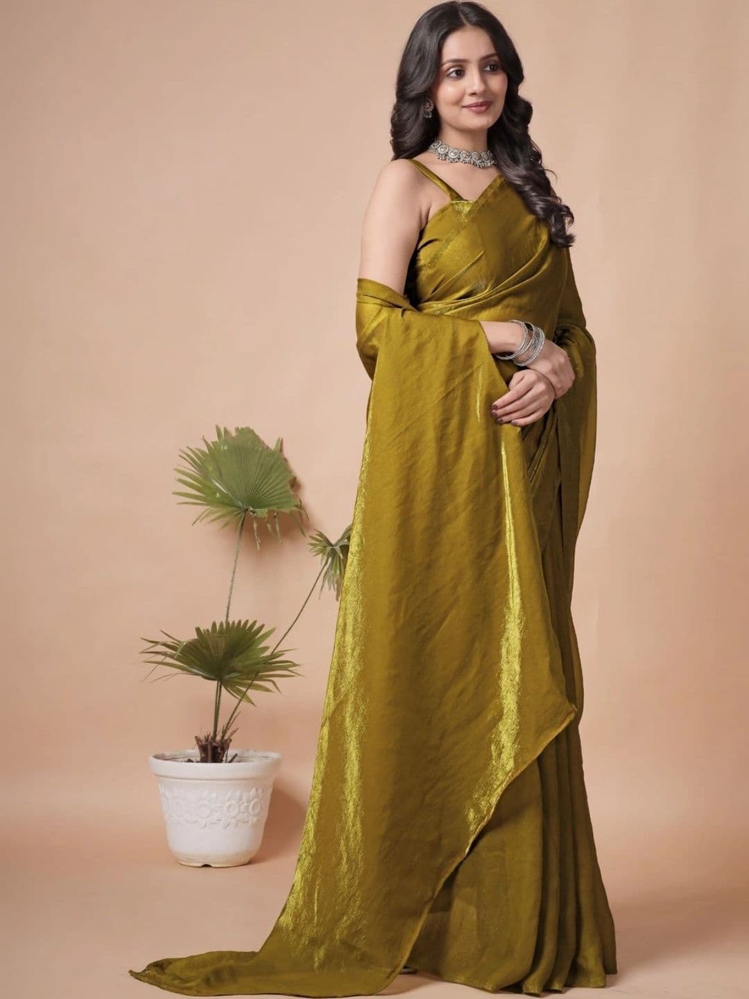 FAVRIZ Embellished Beads and Stones Satin Fusion Saree thumbnail 4