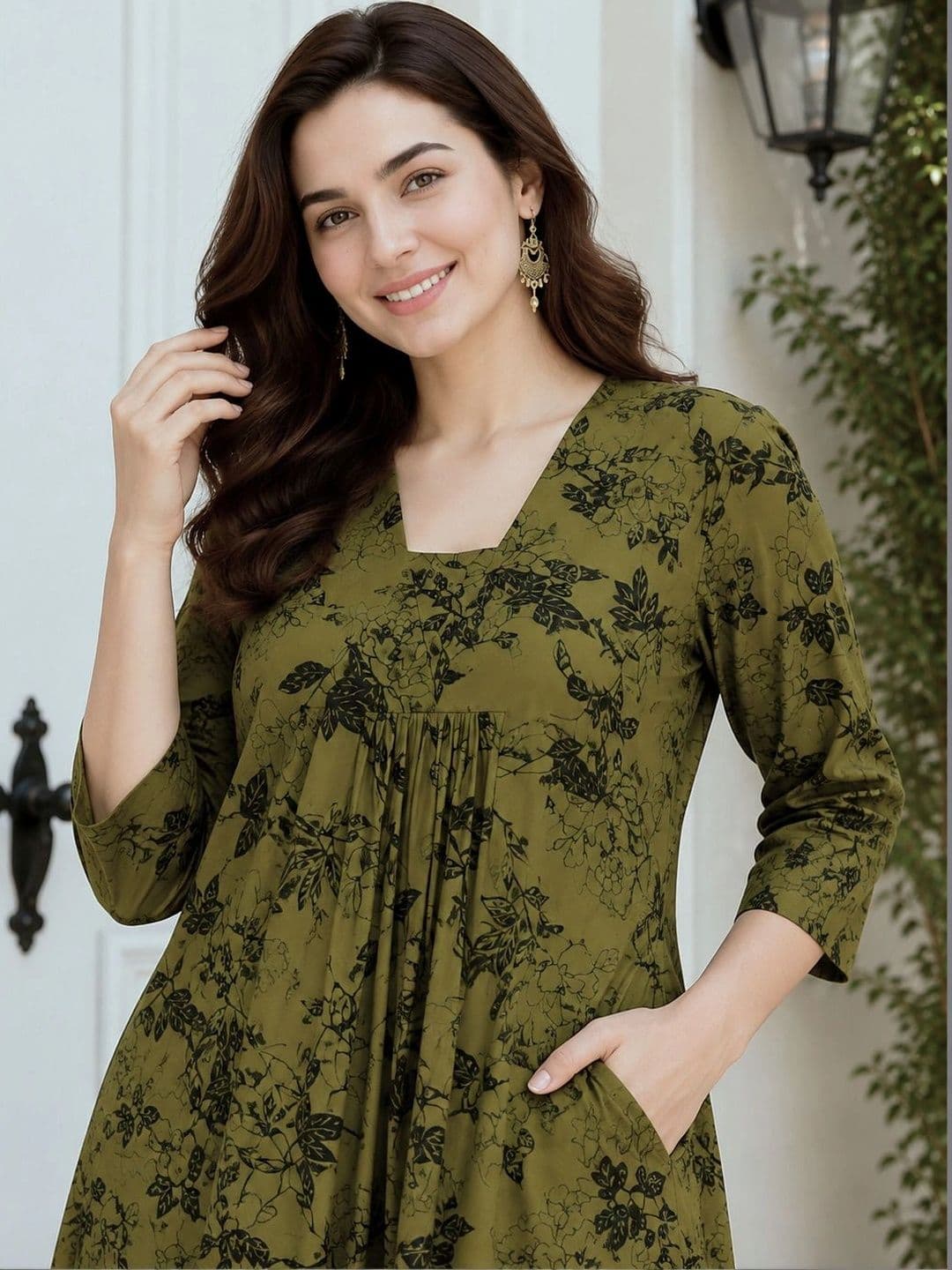 HIVA TRENDZ Women Floral Printed Empire Kurta with Trousers thumbnail 3